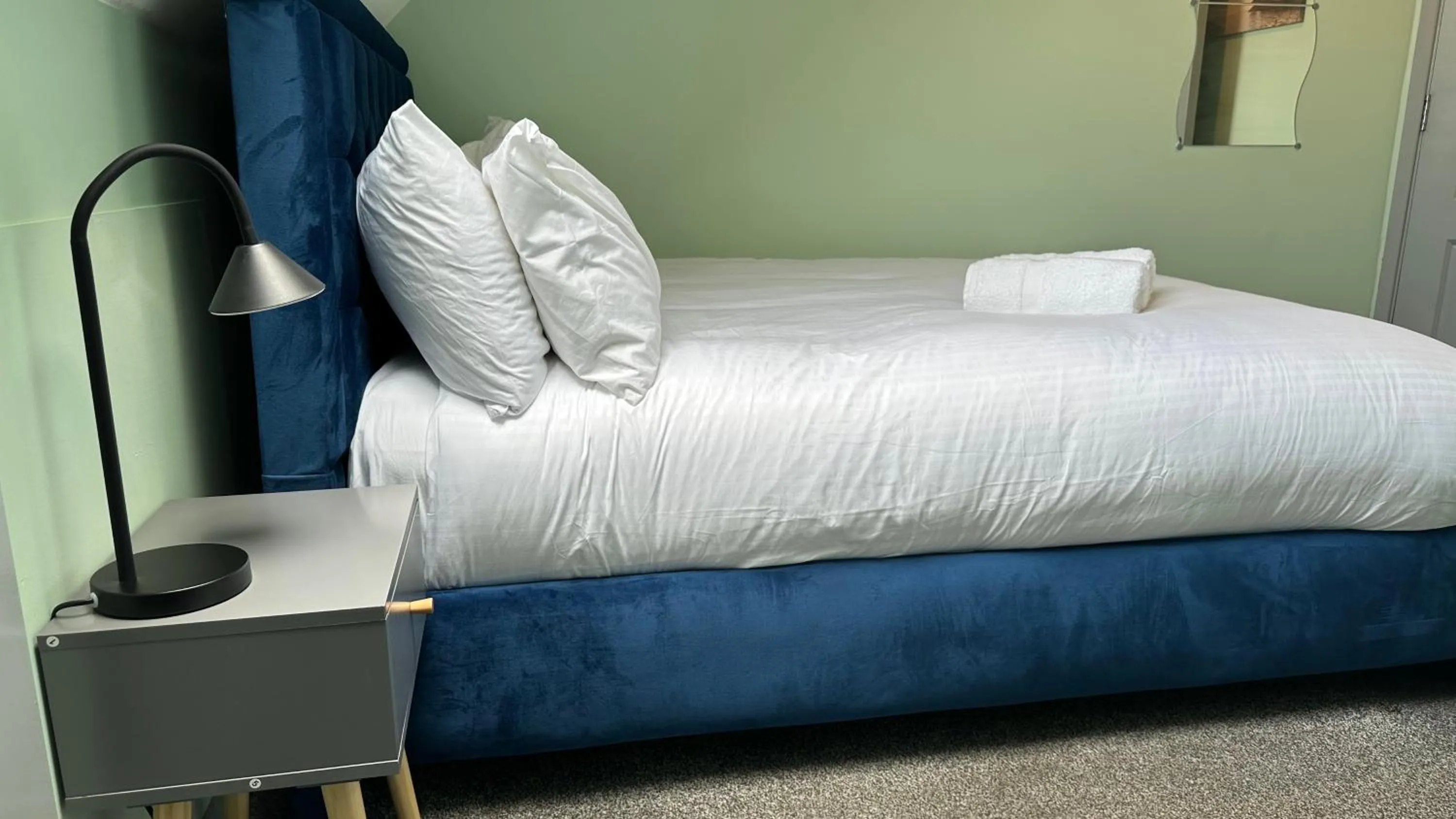 Bed in Homestay in Walsall