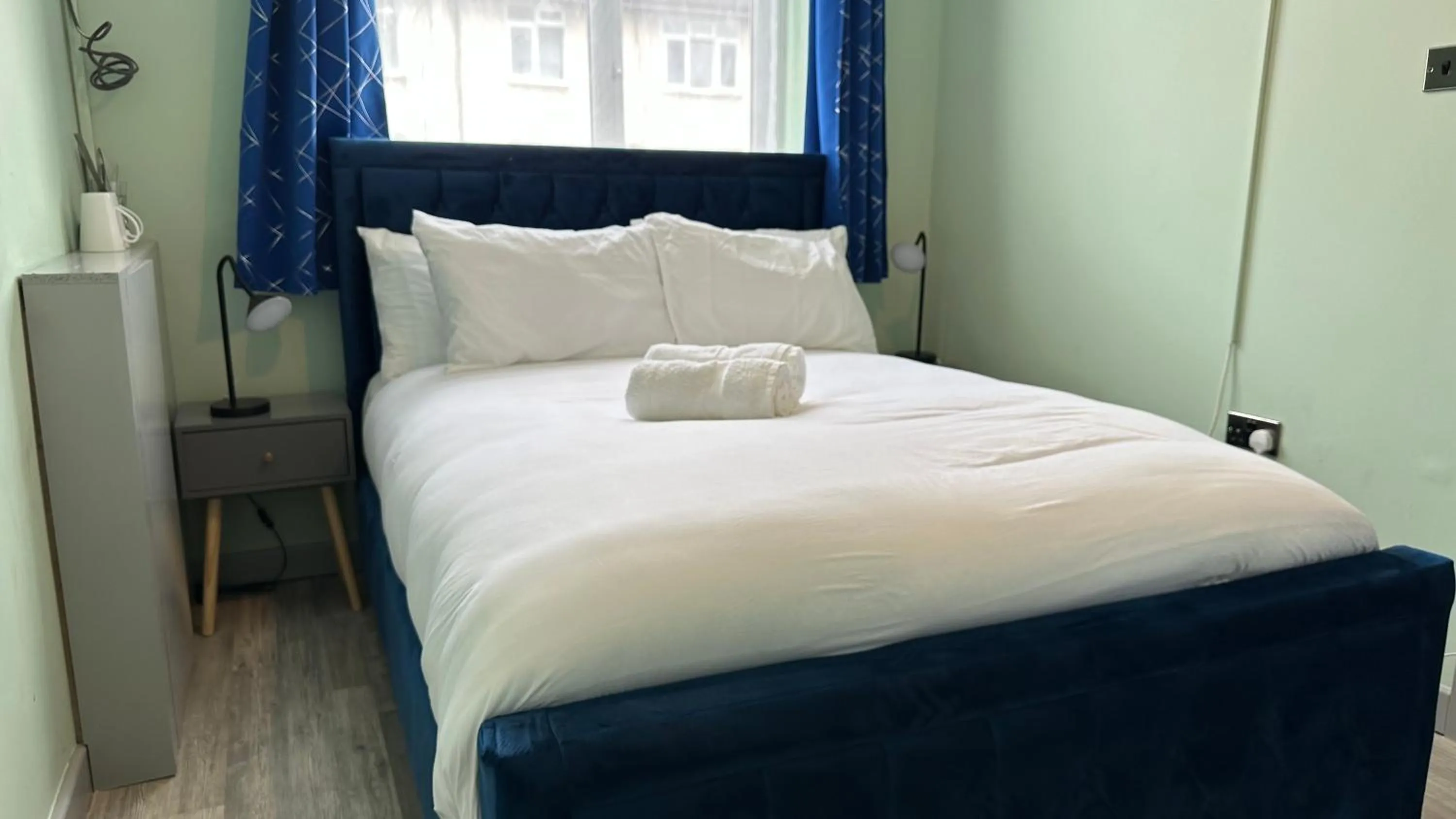 Bed in Homestay in Walsall