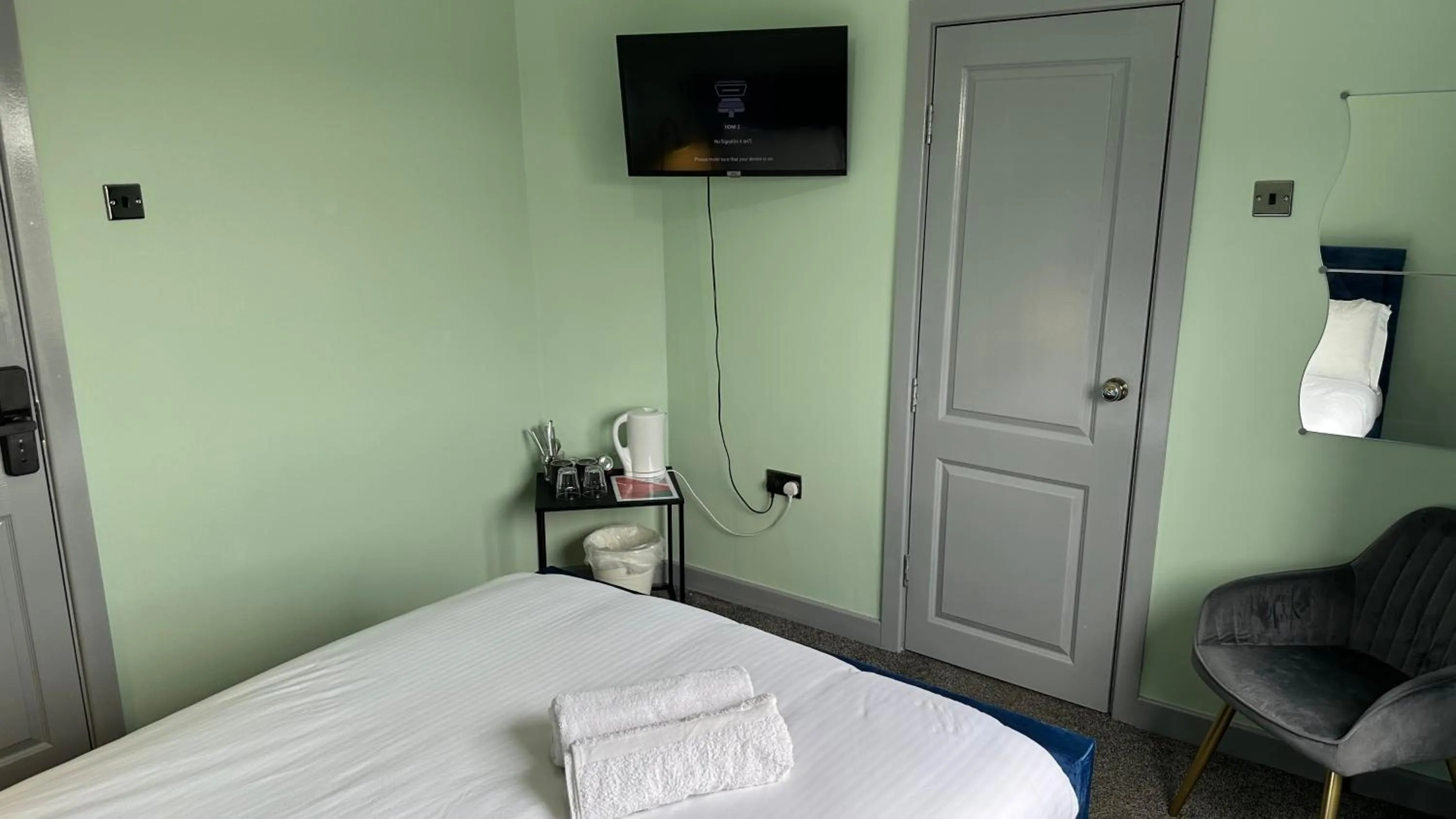 Bed in Homestay in Walsall