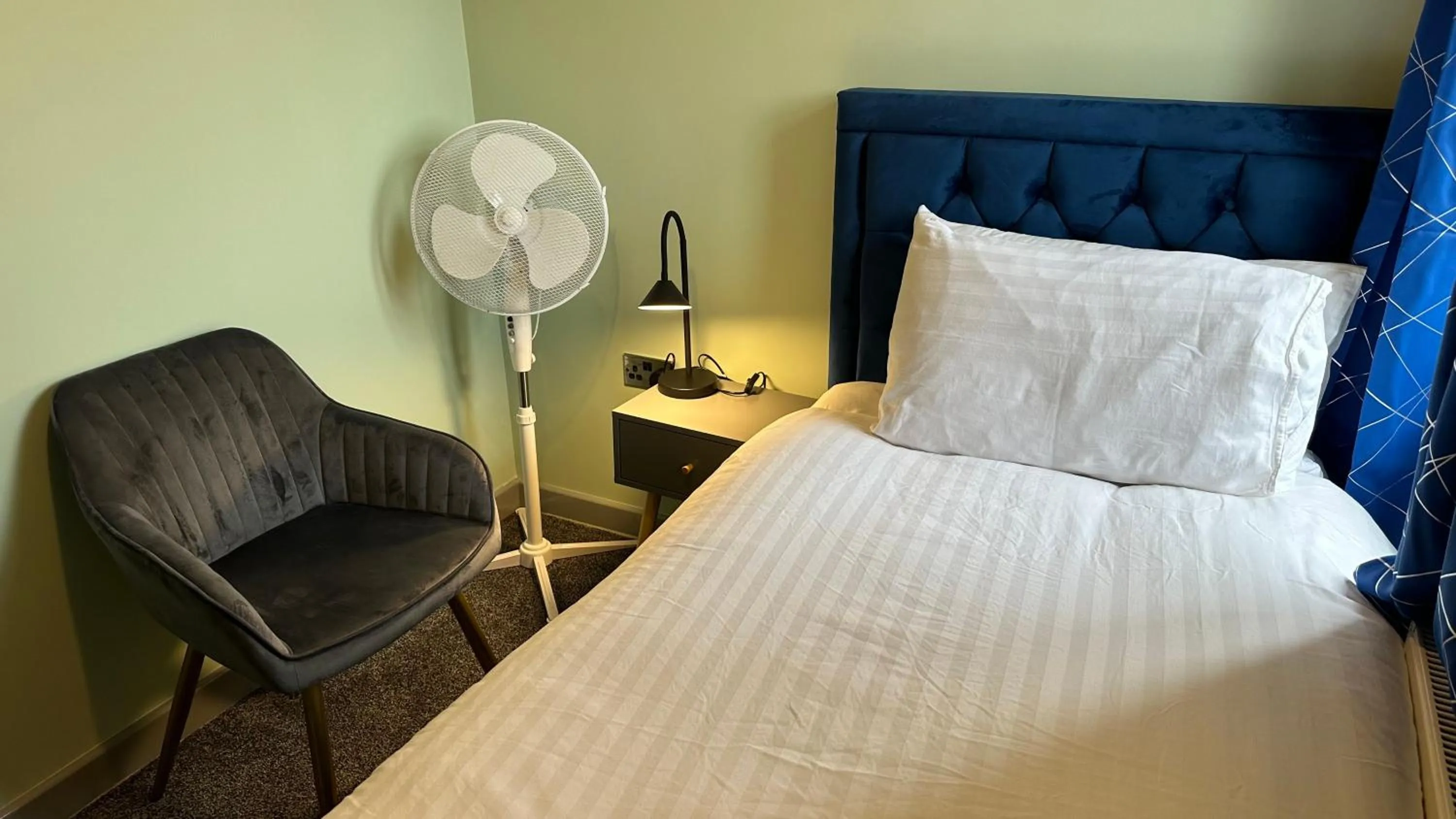 Bed in Homestay in Walsall