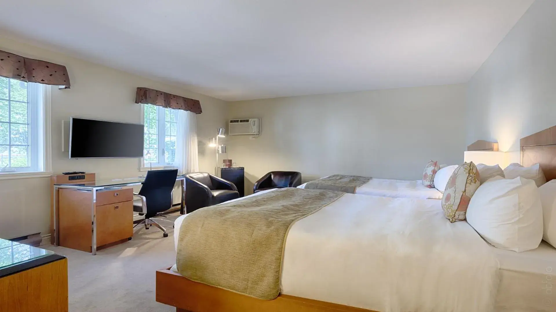 Classic Room with Two Queen Beds in Auberge Handfield et Spa Classic Room with Two Queen Beds in Auberge Handfield et Spa