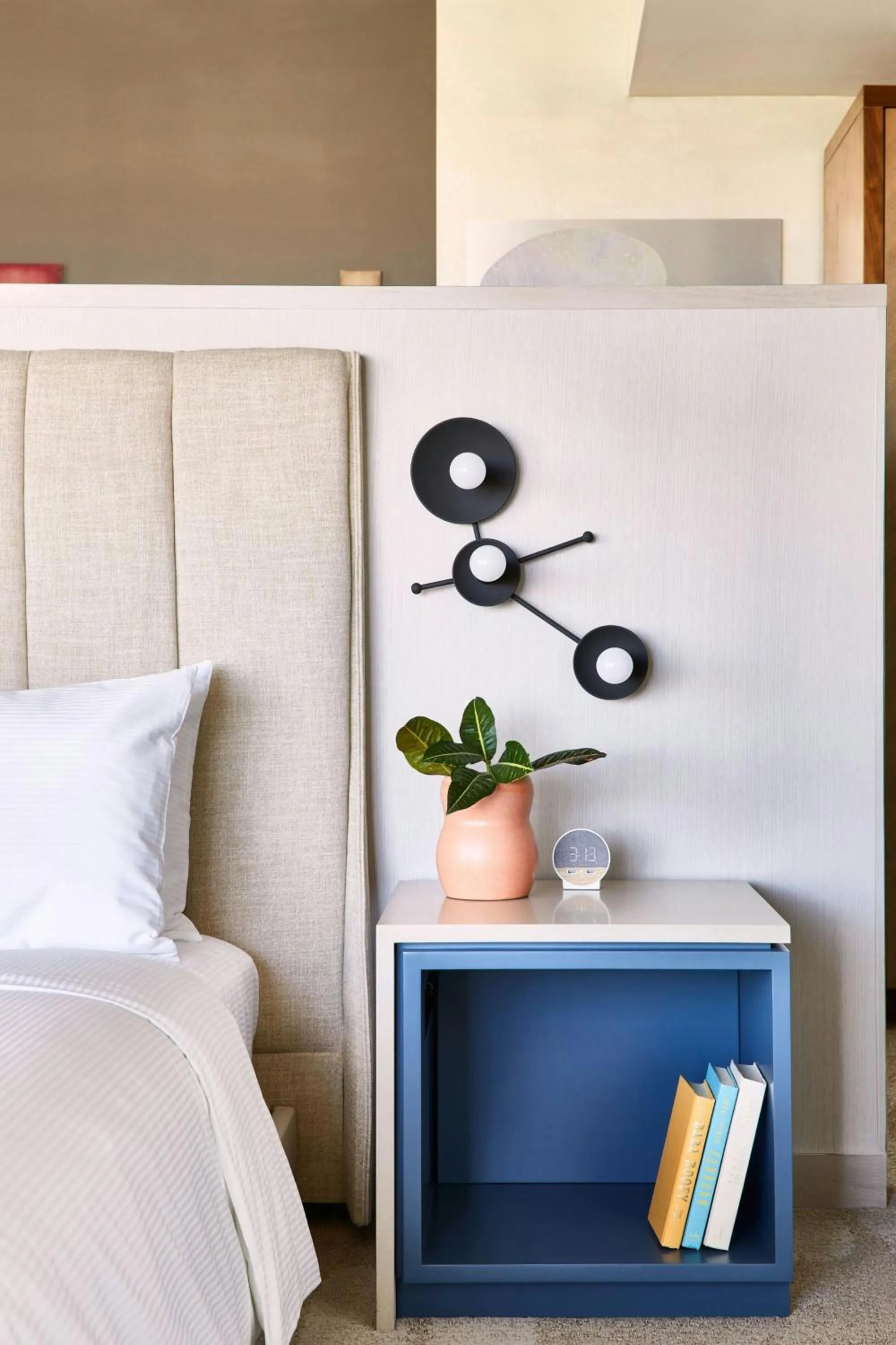 Photo of the whole room, Bed in ADERO Scottsdale Resort, Autograph Collection