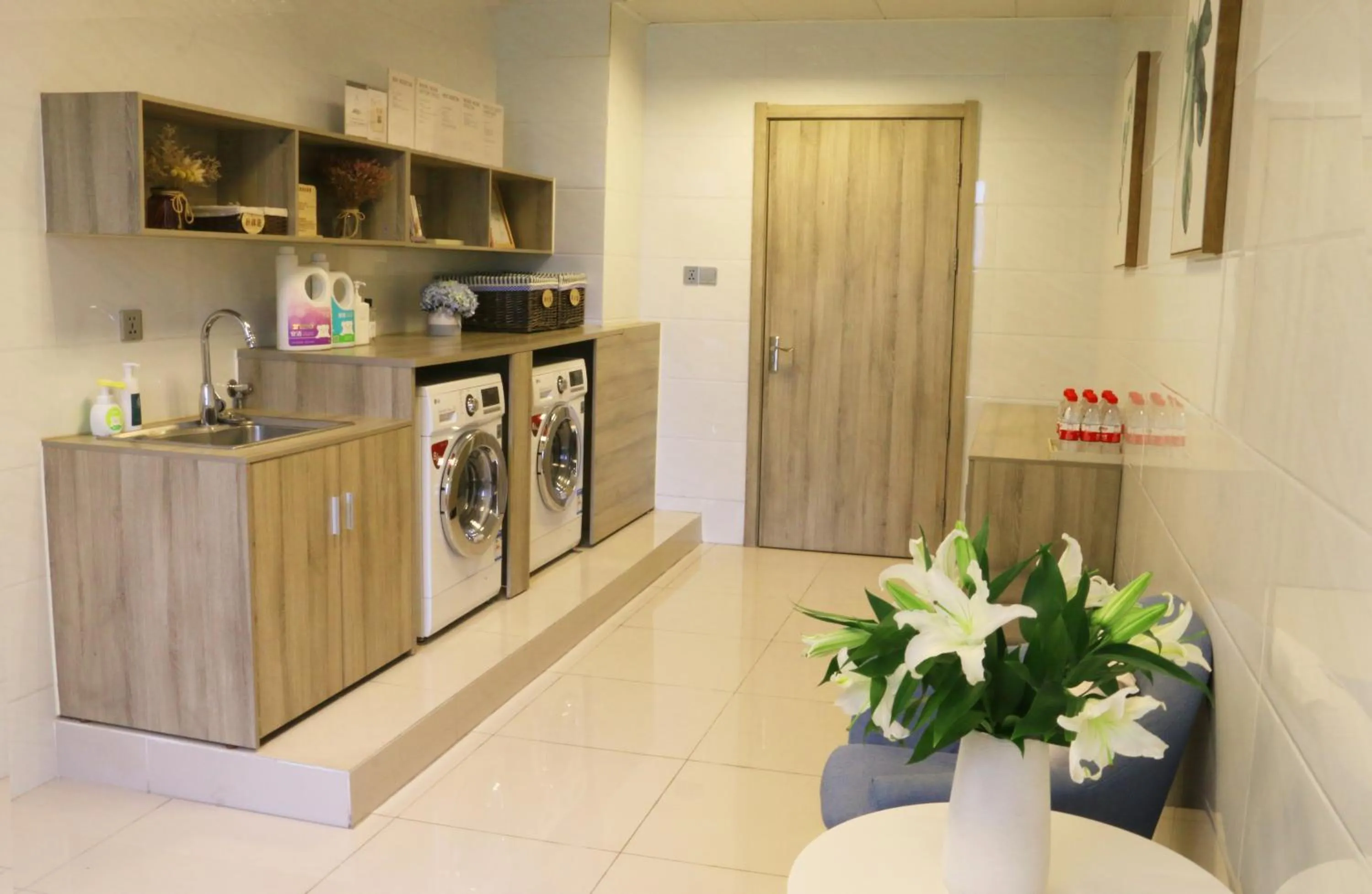 Communal lounge/ TV room in Atour Hotel Xi'an (Wenjing Road, North 2nd Ring Road