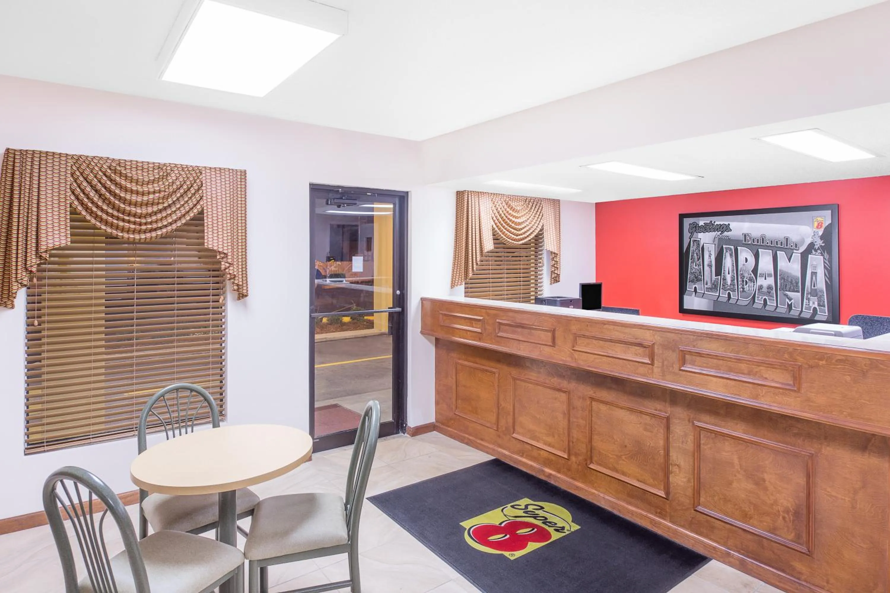 Lobby or reception in Super 8 by Wyndham Eufaula