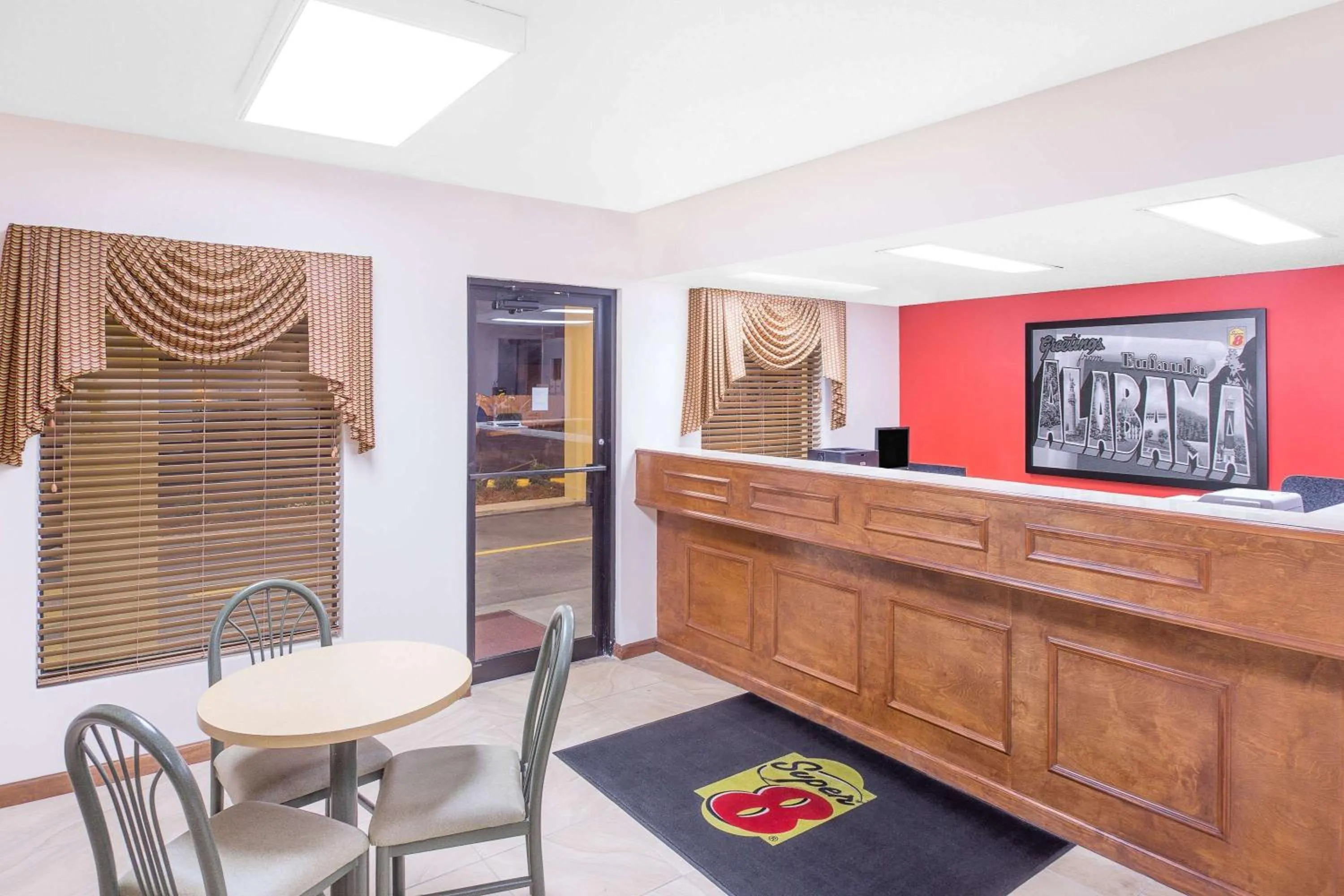 Lobby or reception in Super 8 by Wyndham Eufaula