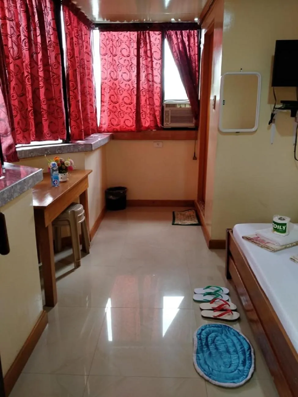 Photo of the whole room, Bed in D'MESA Seacretlodge and Restaurant