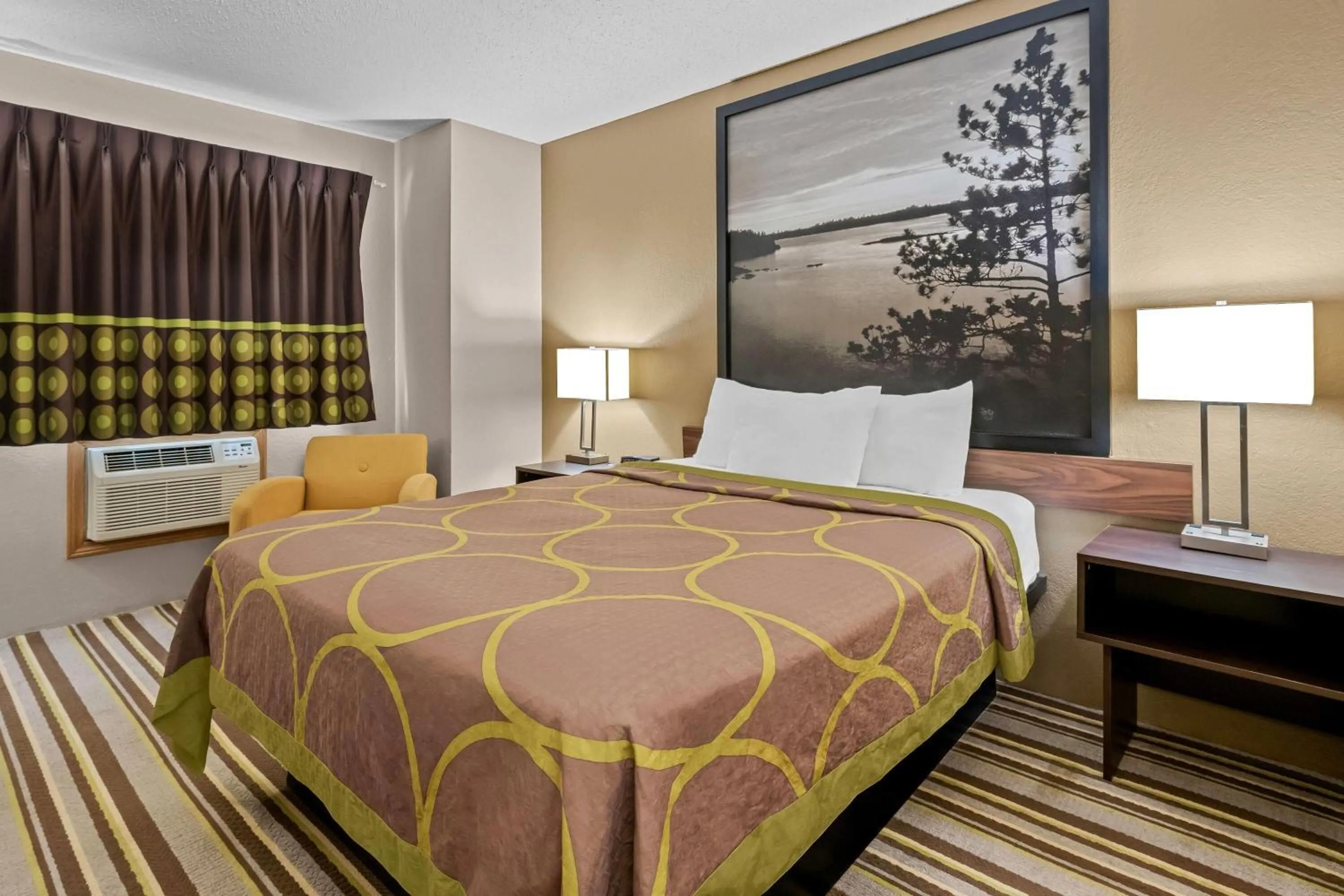 Bed in Super 8 by Wyndham Blue Earth