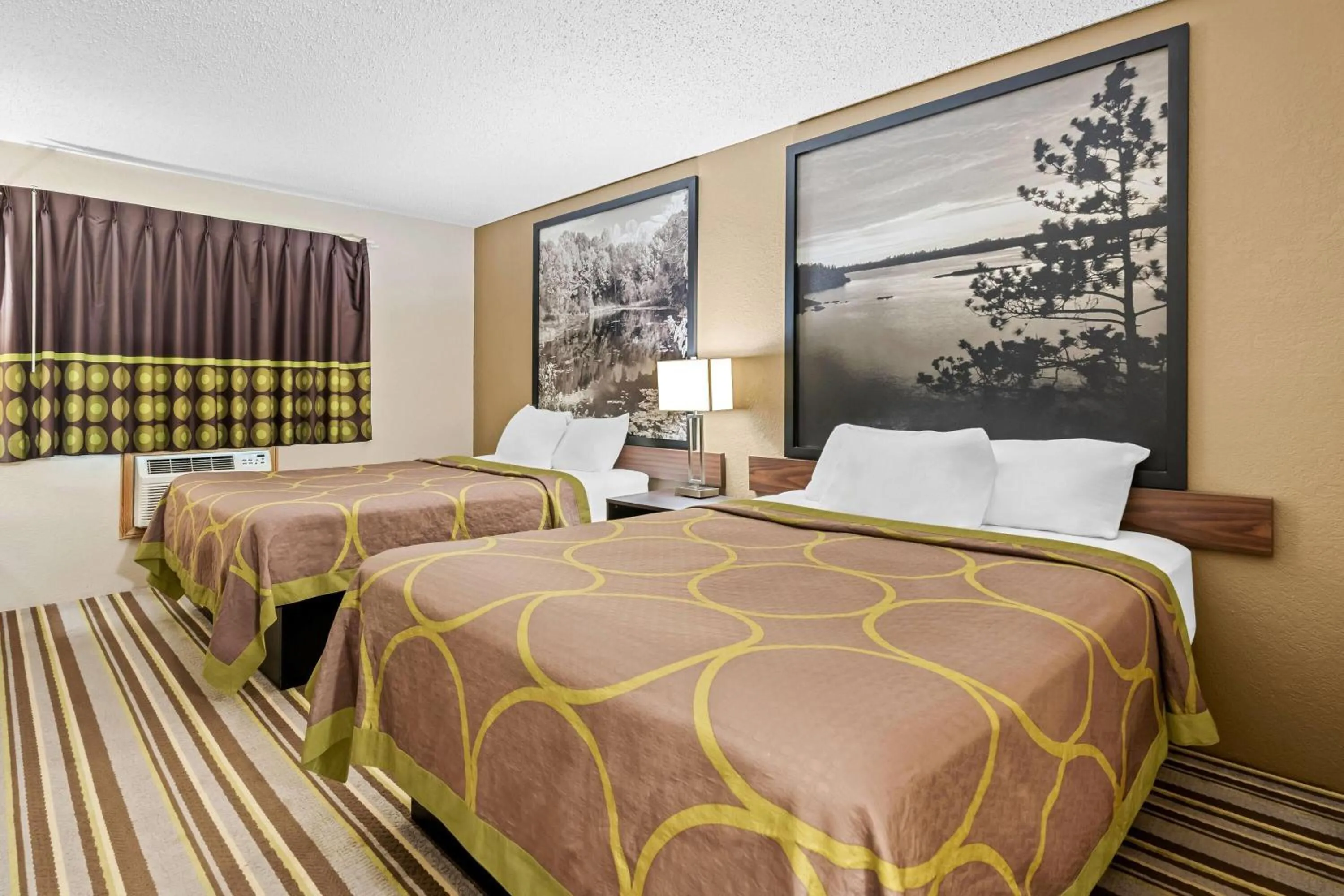 Bed in Super 8 by Wyndham Blue Earth