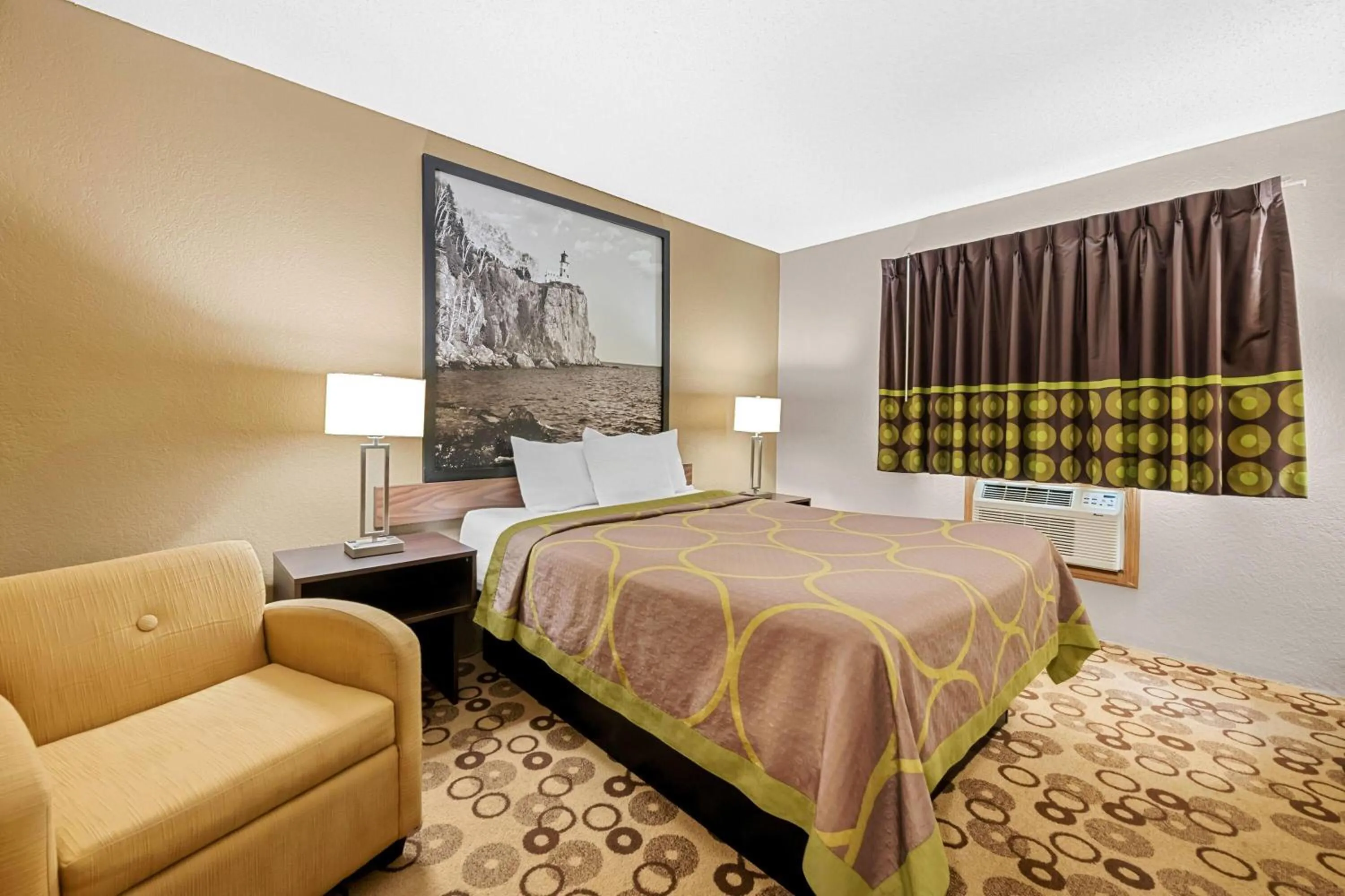 Bed in Super 8 by Wyndham Blue Earth