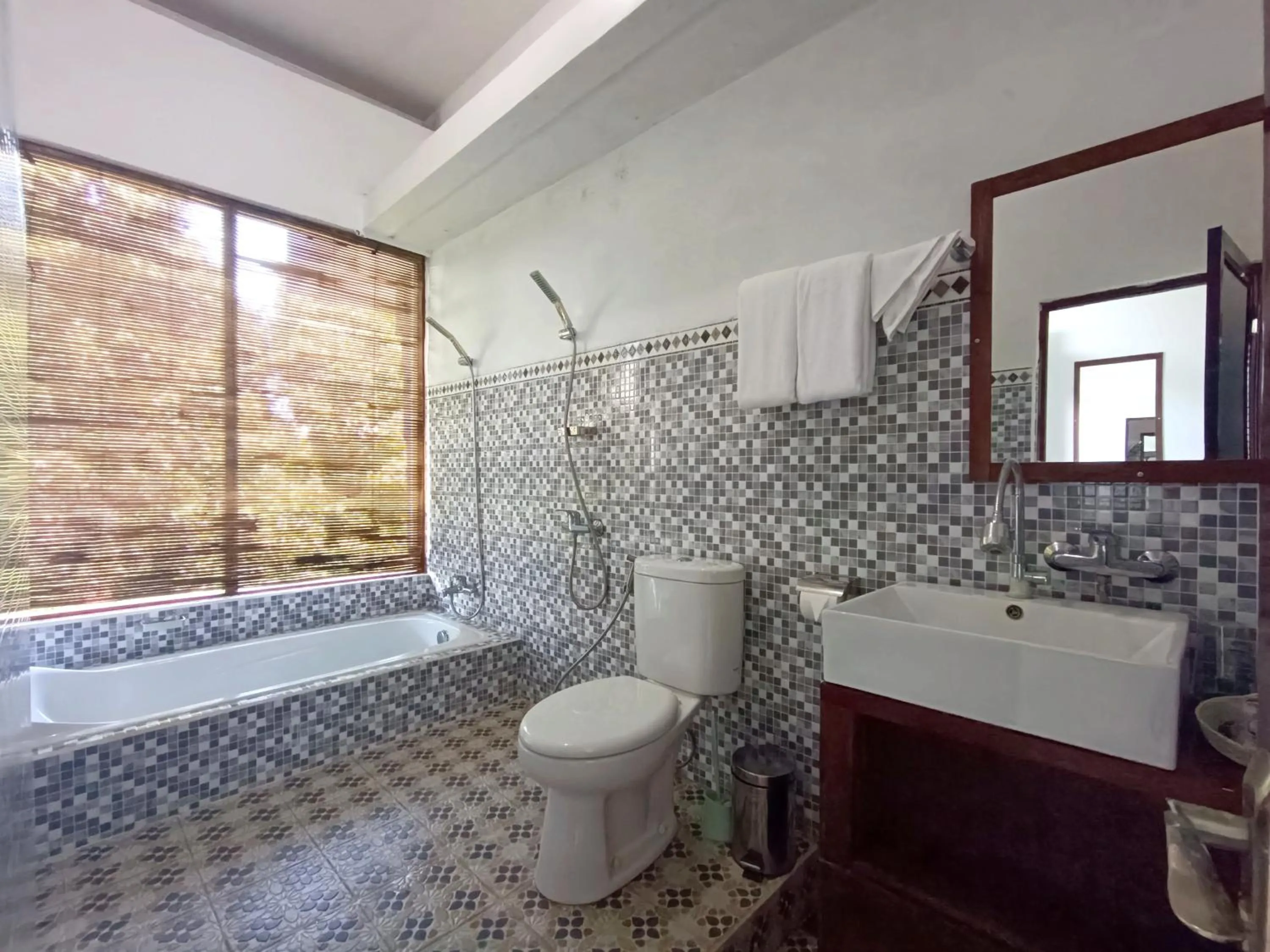 Shower in La Montaña Bali & Spa