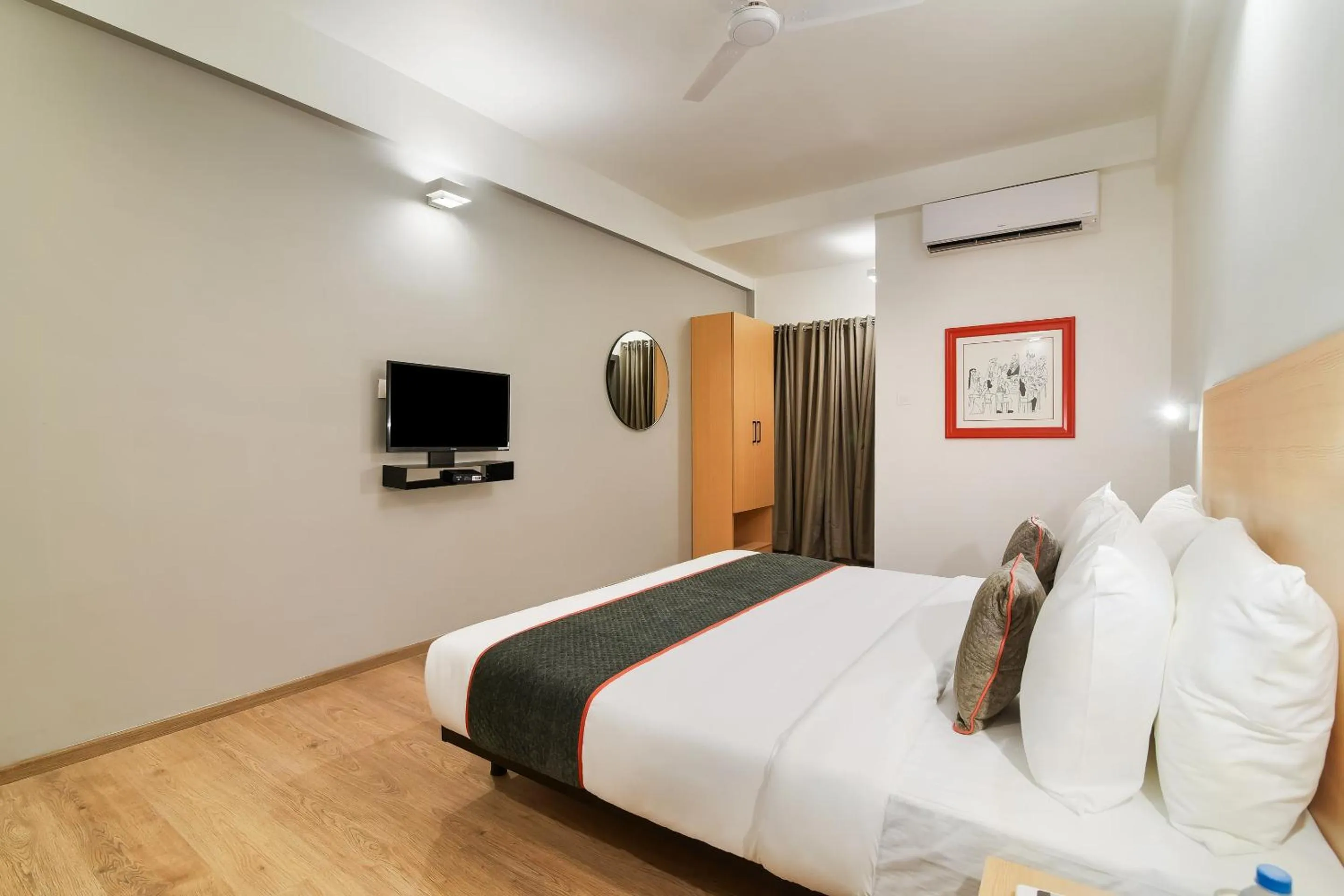 Bedroom, Bed in Super Townhouse Srm Kuppakonam Pudur