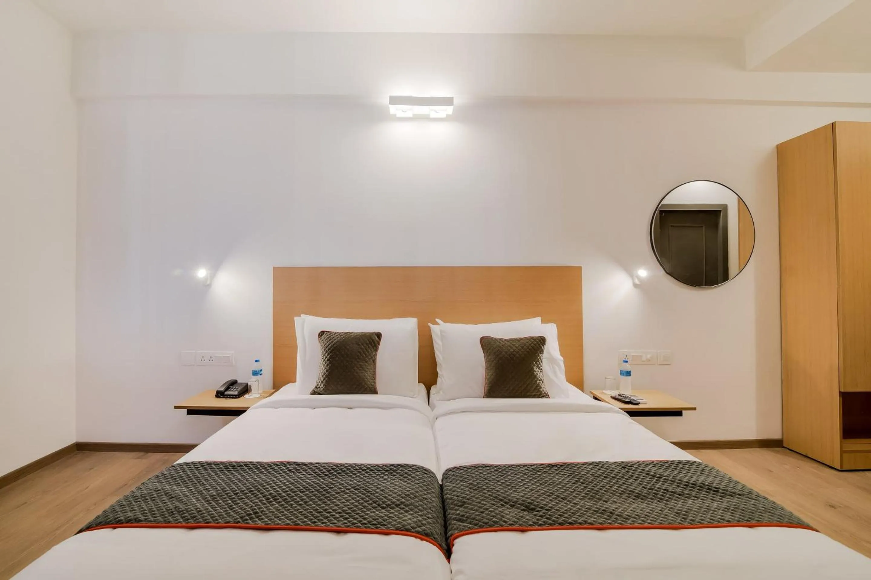 Bedroom, Bed in Super Townhouse Srm Kuppakonam Pudur