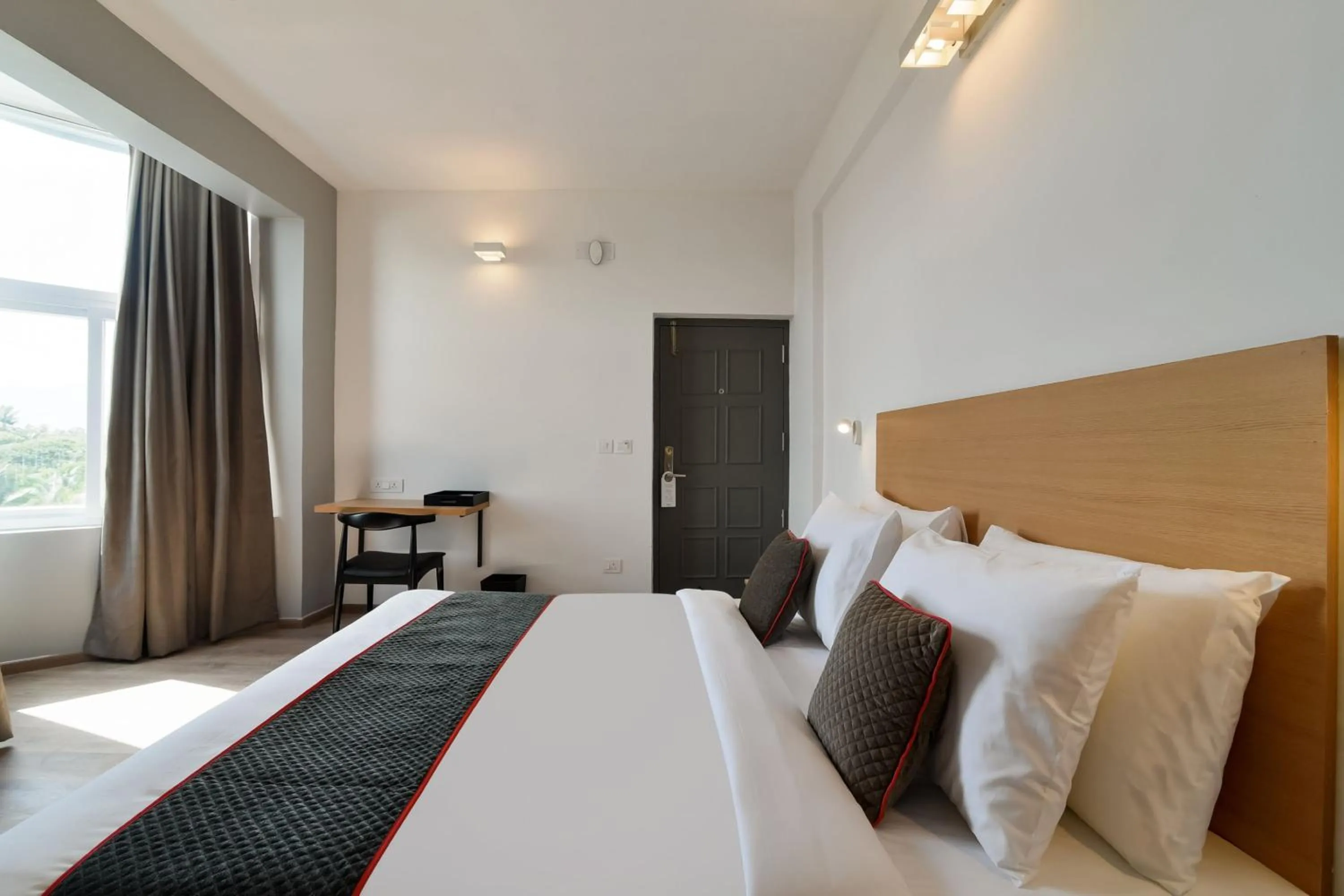 Bedroom, Bed in Super Townhouse Srm Kuppakonam Pudur