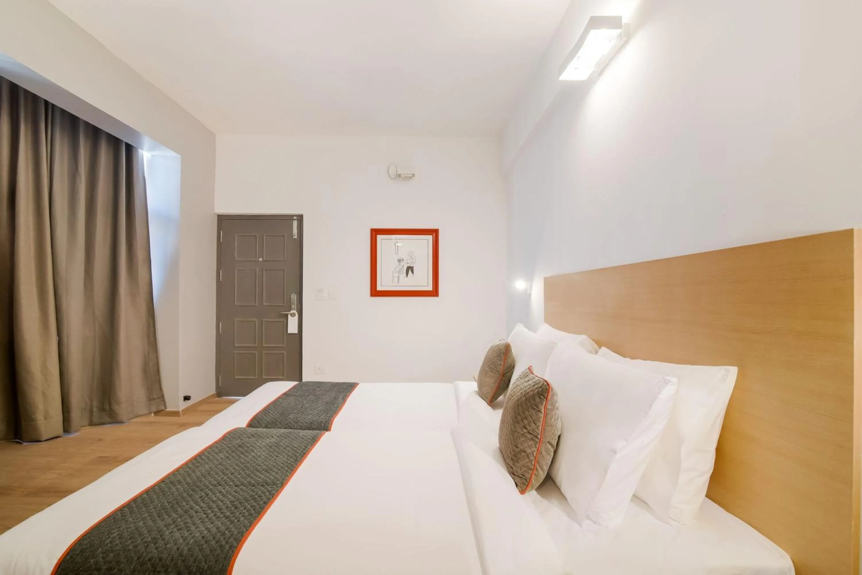 Bedroom, Bed in Super Townhouse Srm Kuppakonam Pudur