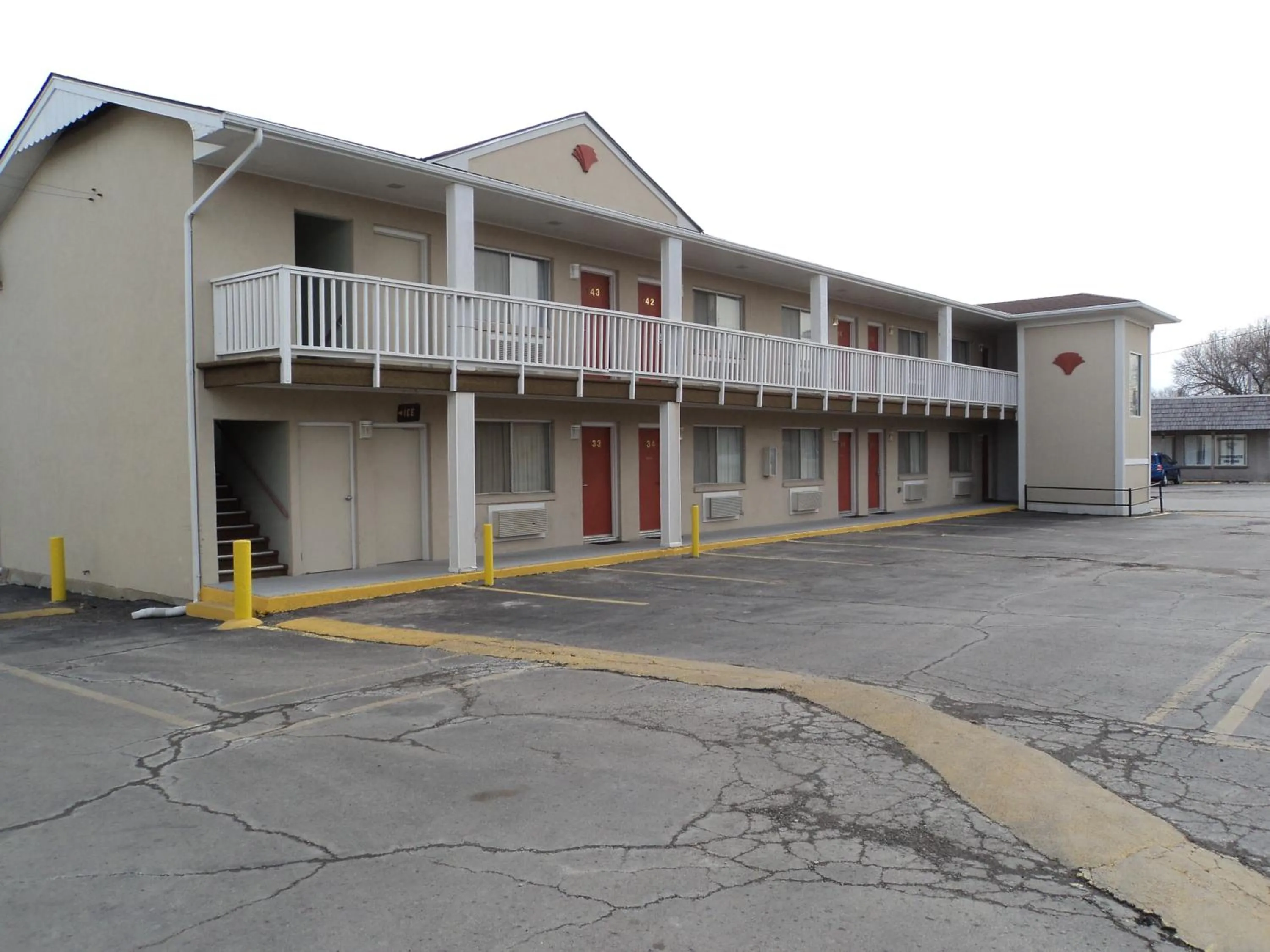 Street view in Knights Inn Ottawa