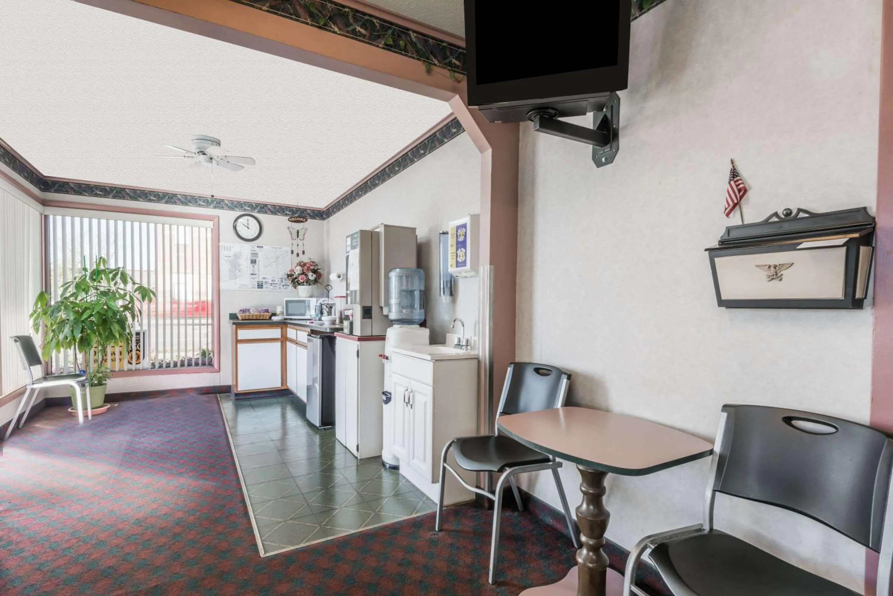 On site in Knights Inn Ottawa