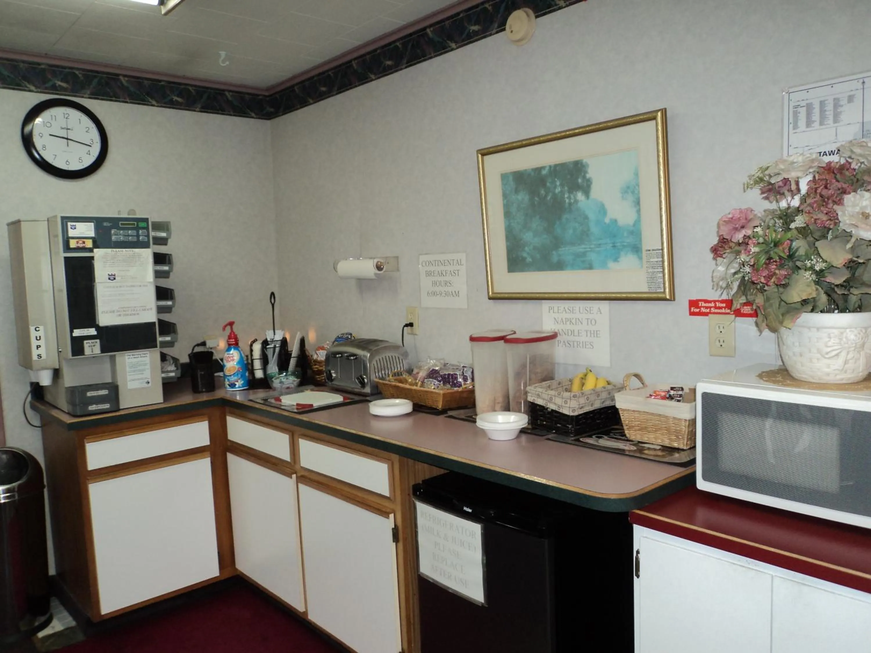 Lobby or reception in Knights Inn Ottawa