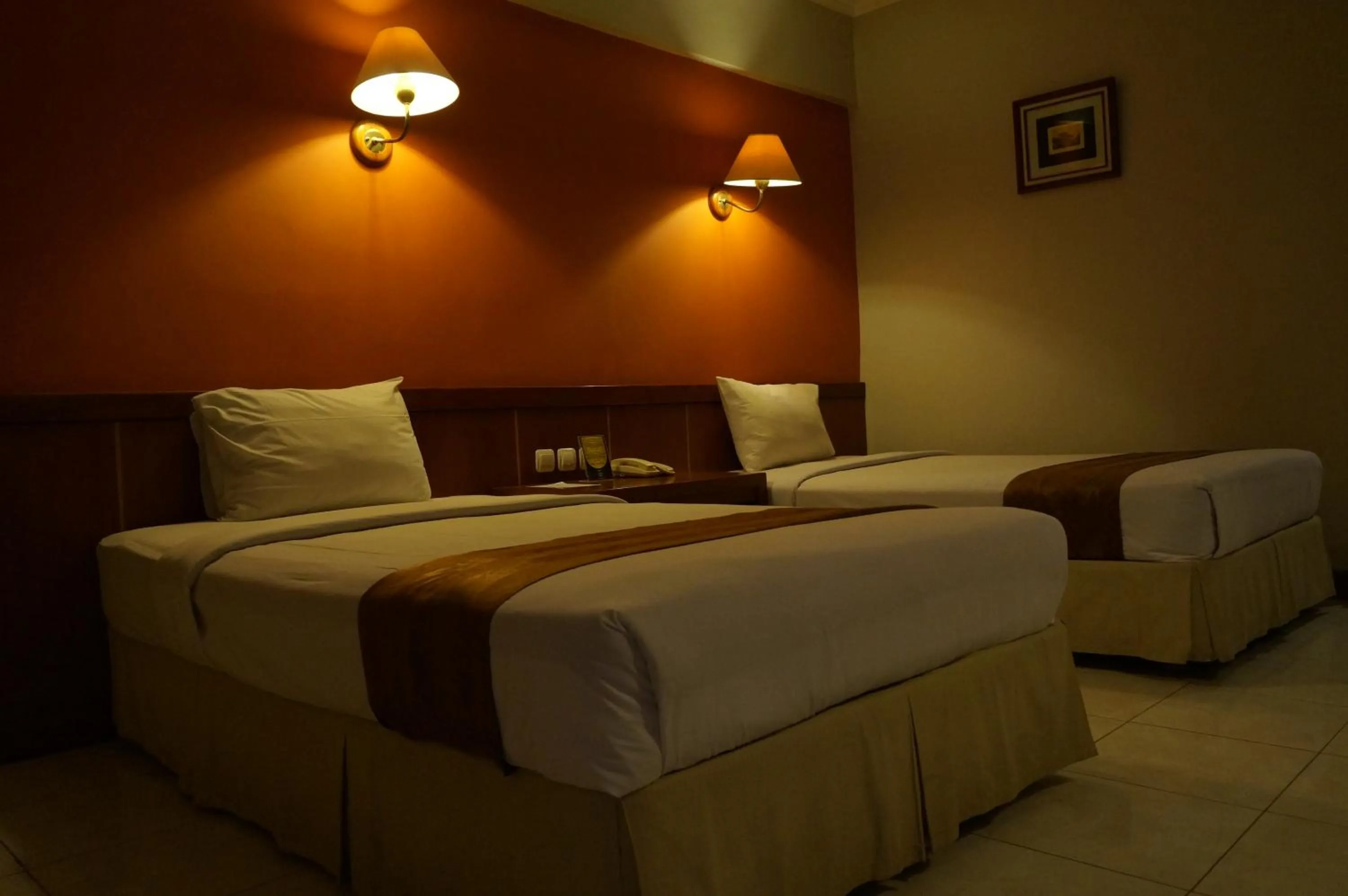 Bed in HOTEL ASRI CIREBON