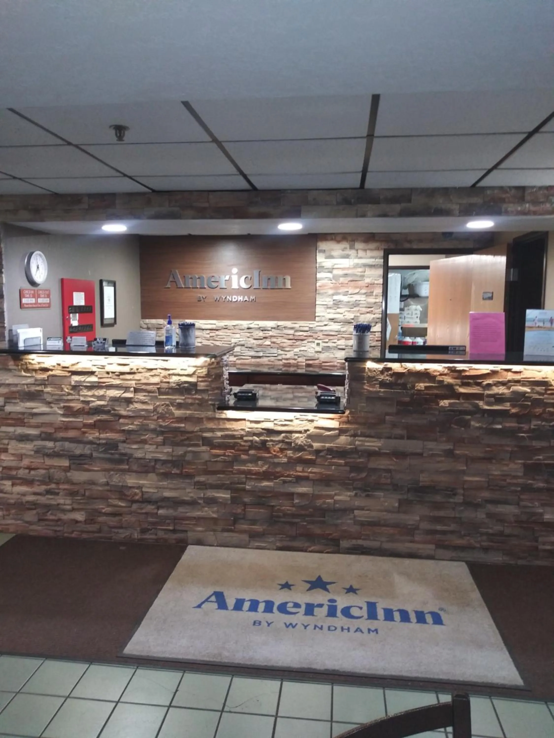 Lobby or reception in AmericInn by Wyndham Red Wing