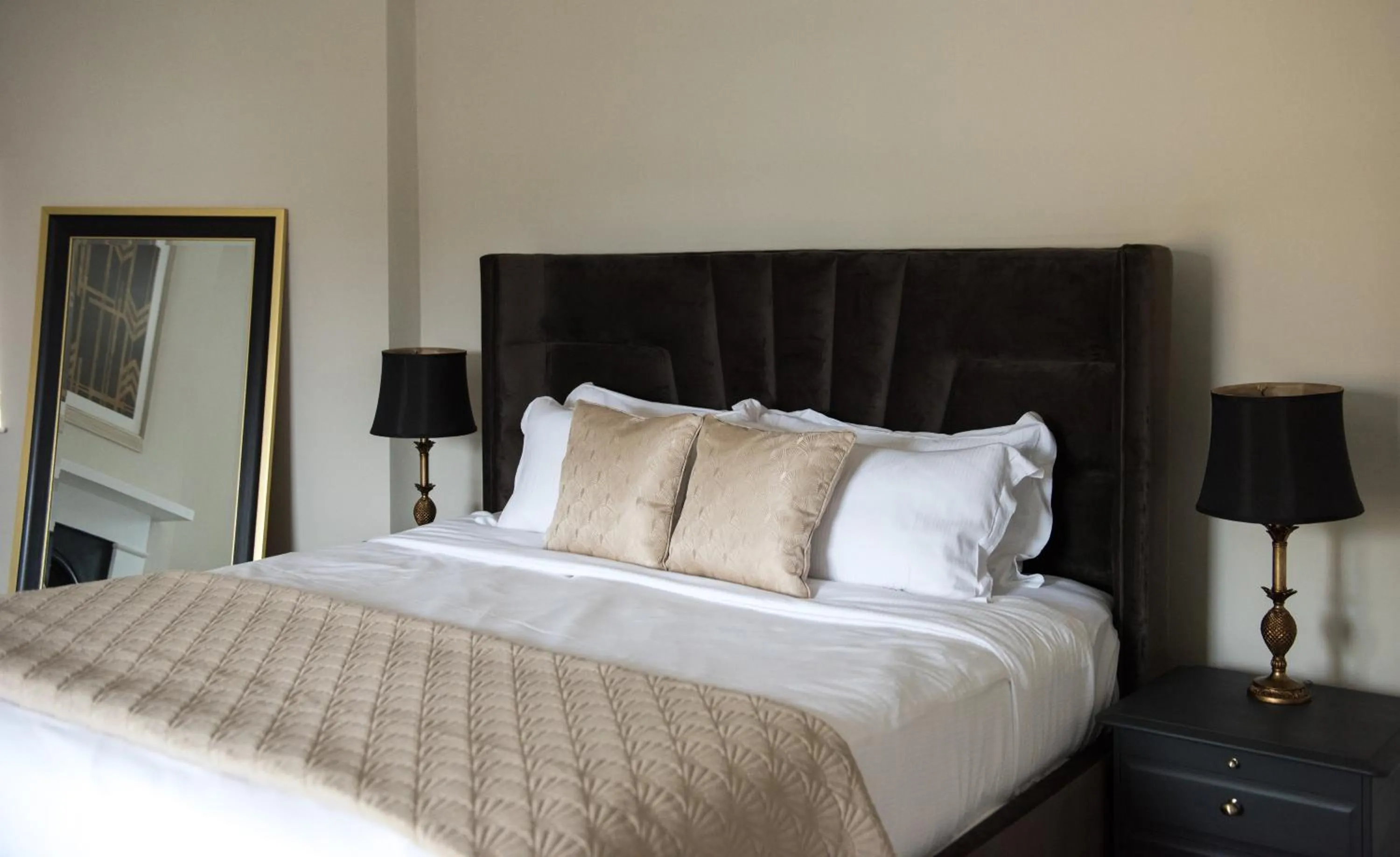 Bed in The Cross Keys Sherborne