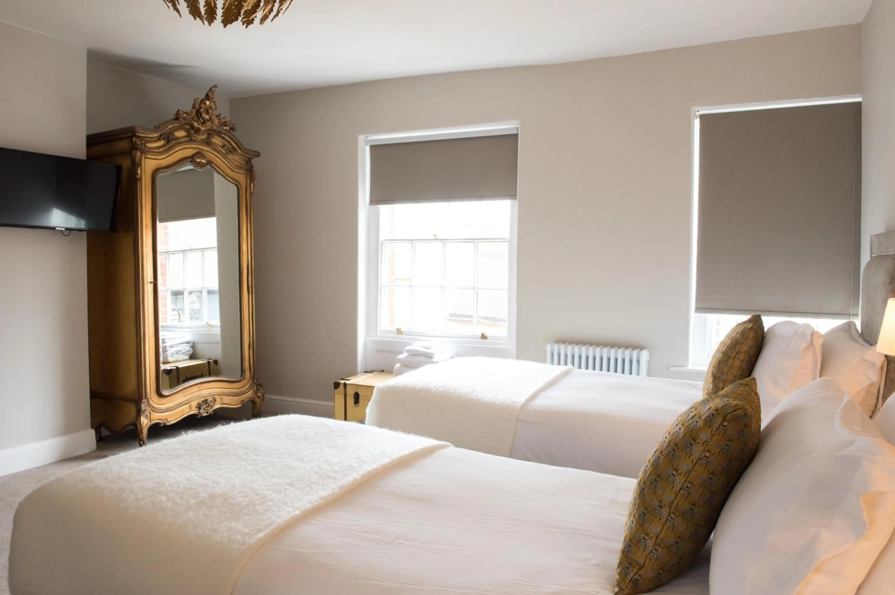 Bed in The Cross Keys Sherborne