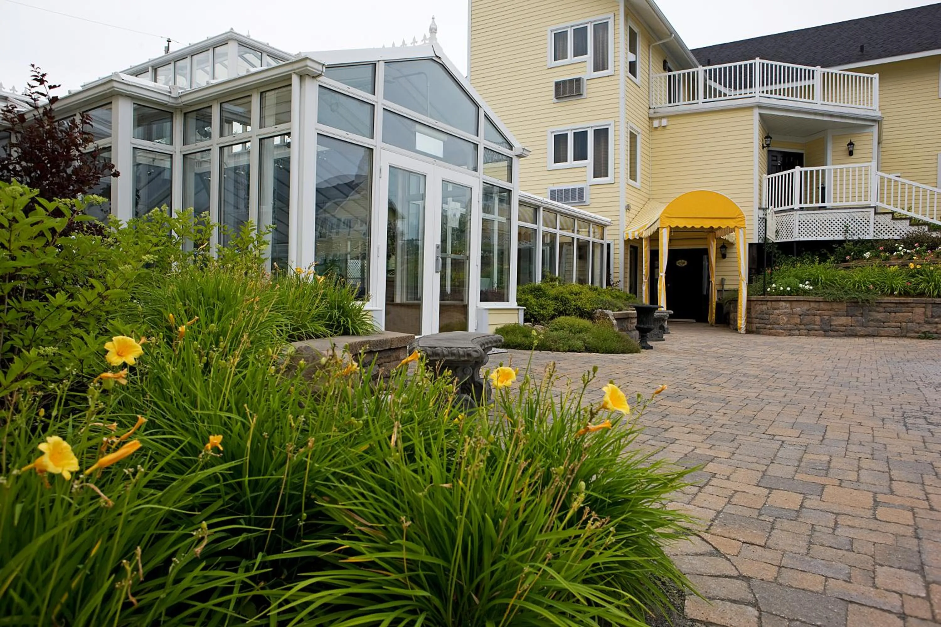 Facade/entrance in Auberge West Brome