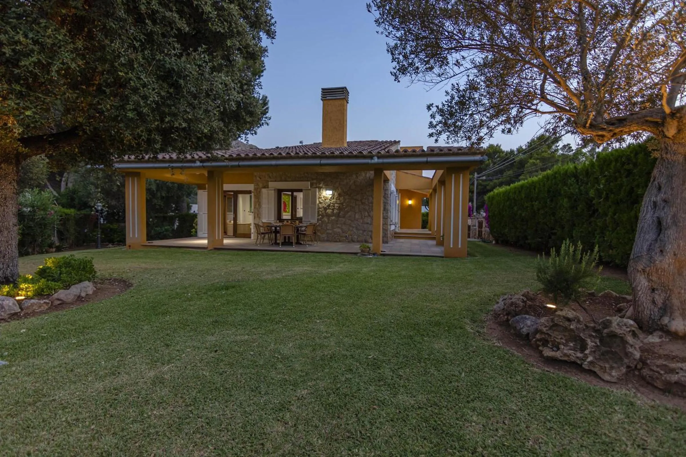 Property building in Villa Formosa