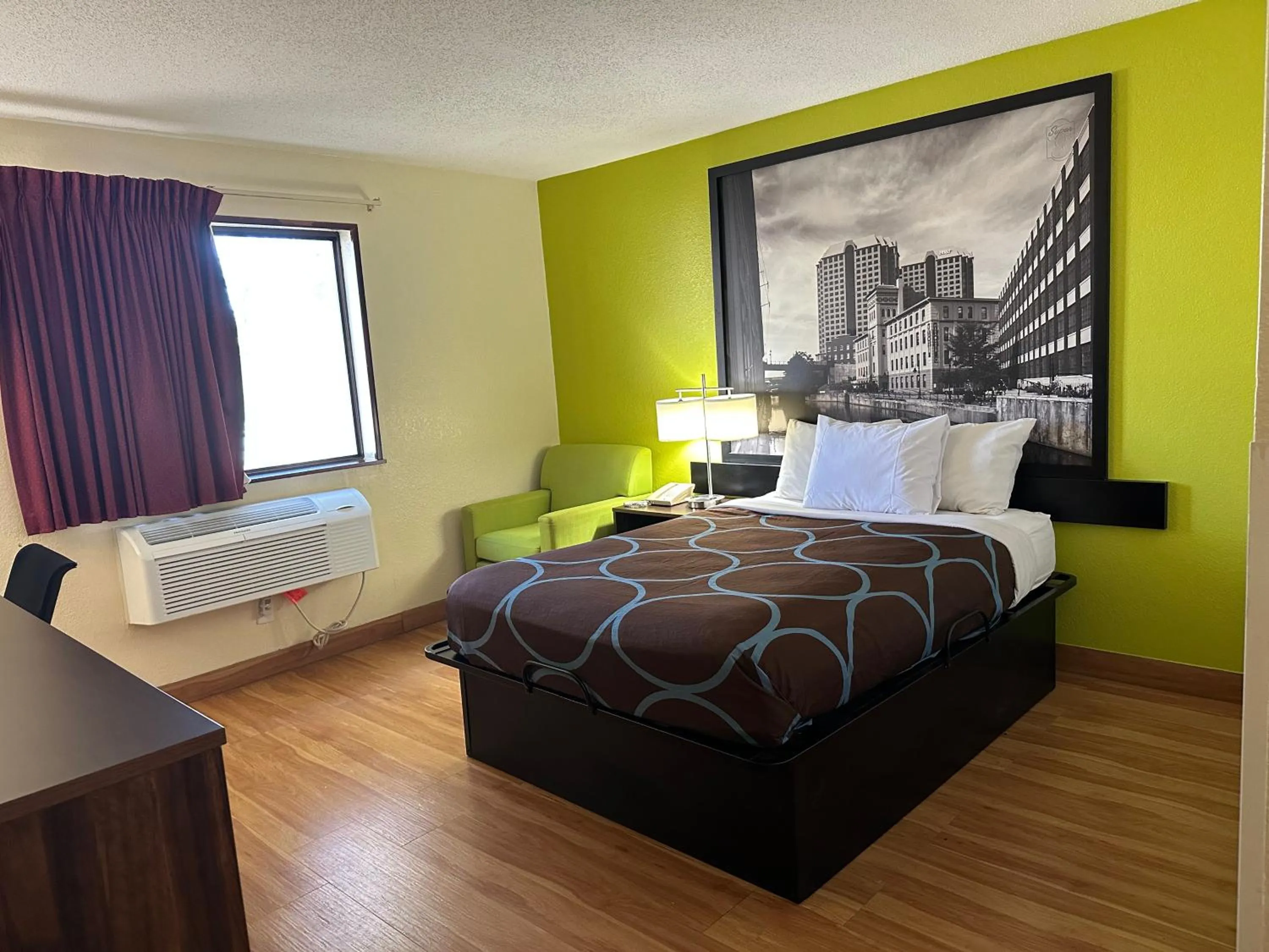 Photo of the whole room, Bed in Super 8 by Wyndham Farmville