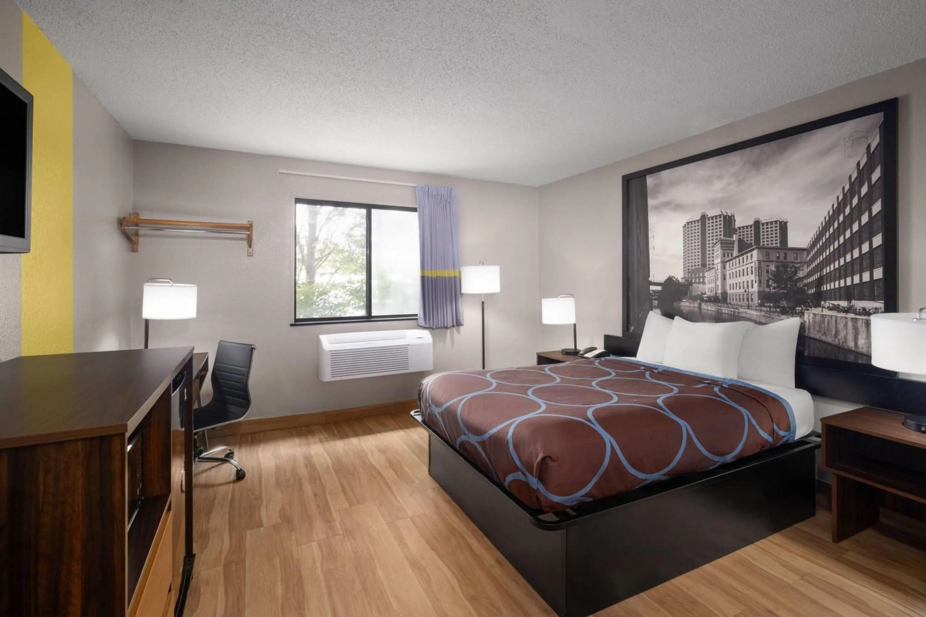 Photo of the whole room, Bed in Super 8 by Wyndham Farmville