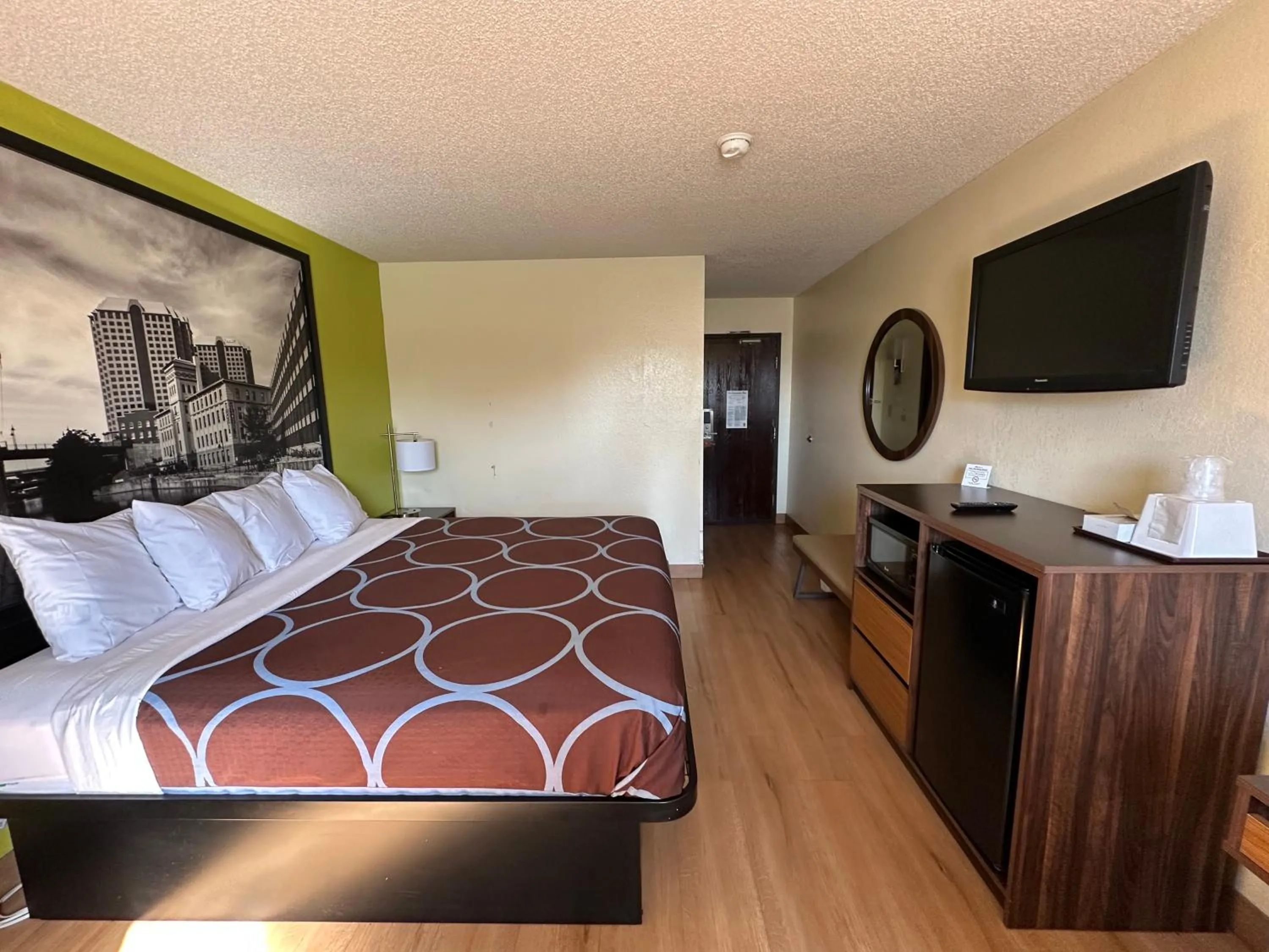 Bedroom, Bed in Super 8 by Wyndham Farmville