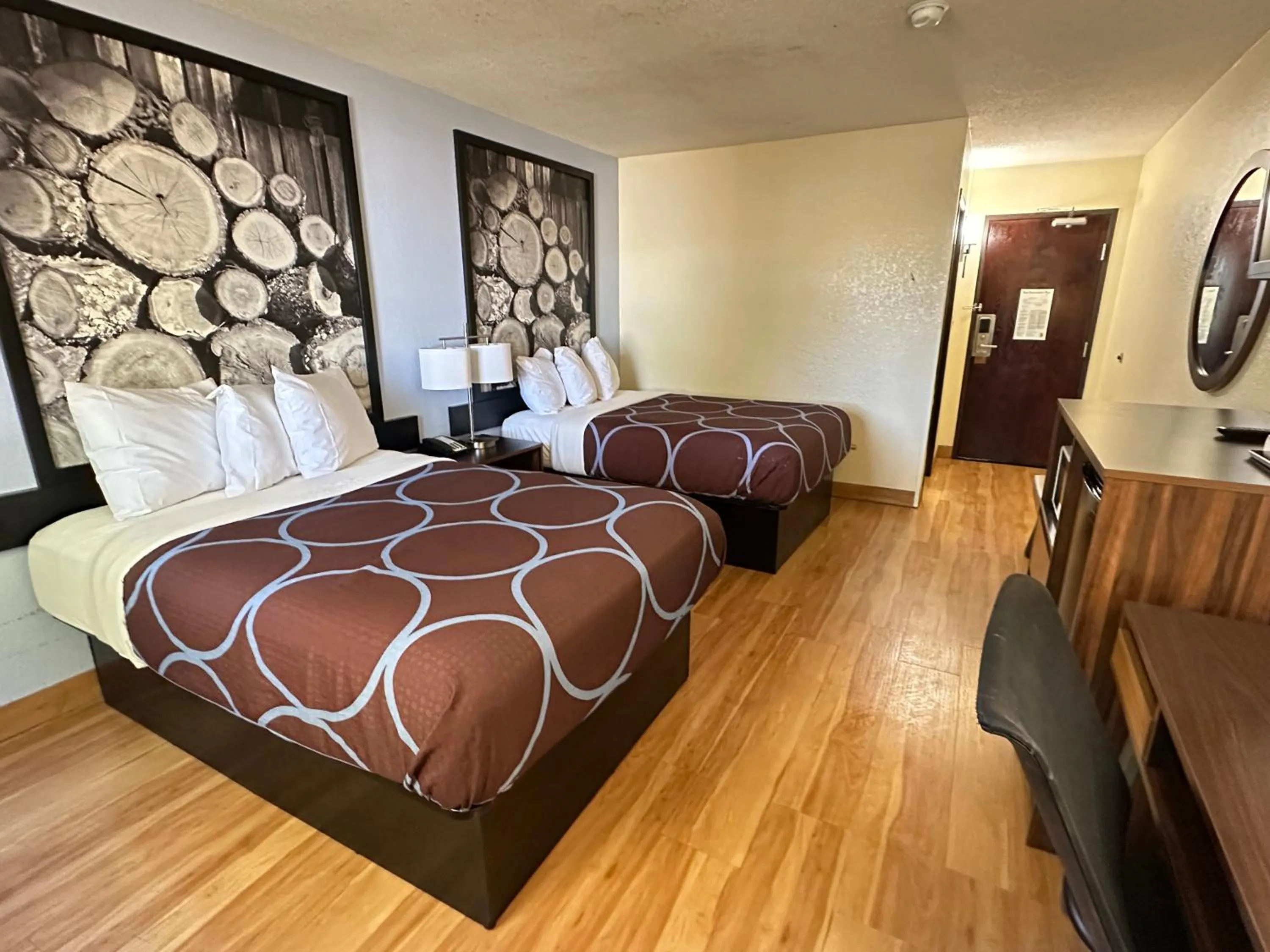 Photo of the whole room, Bed in Super 8 by Wyndham Farmville