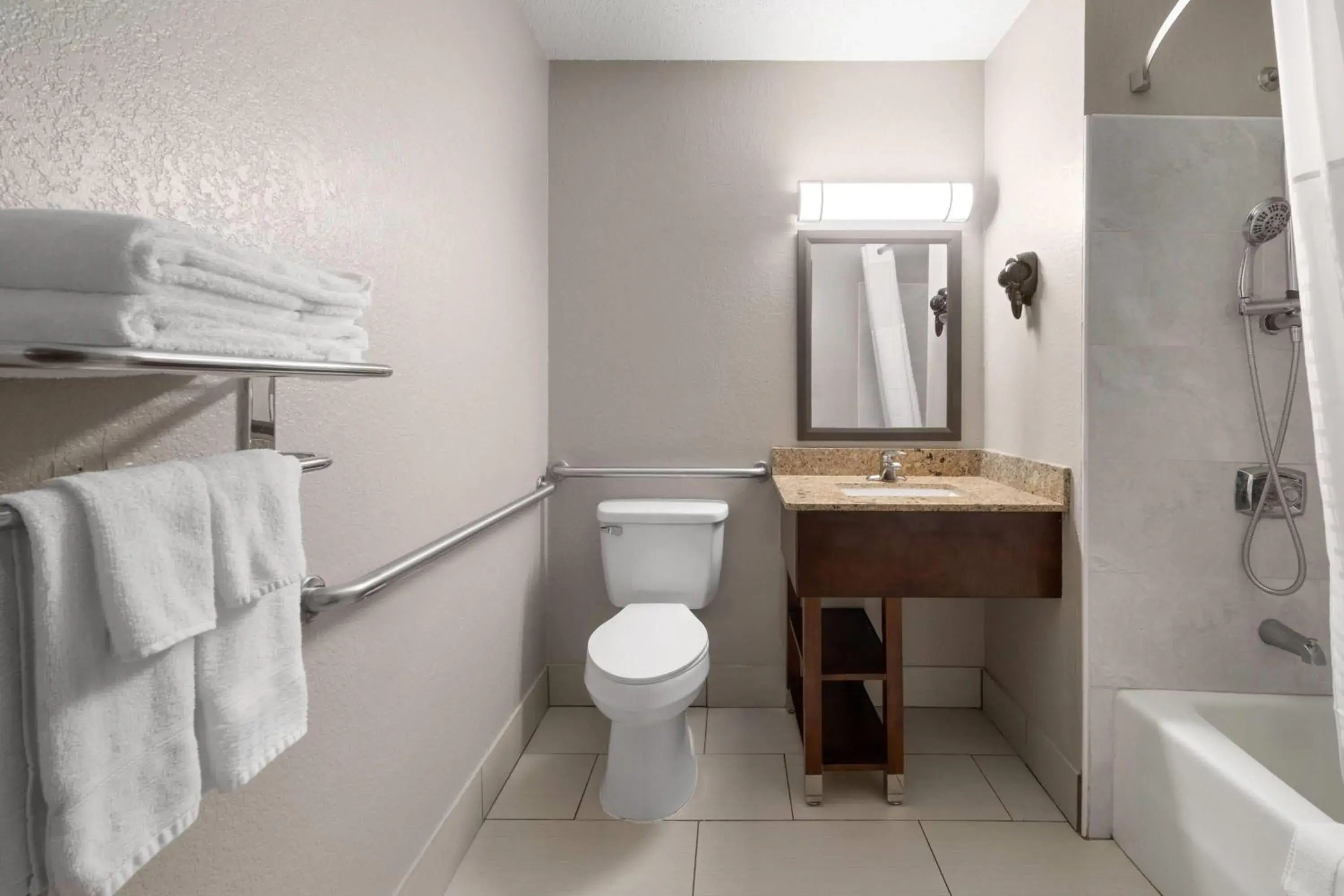 Queen Room - Mobility Access/Non-Smoking in Super 8 by Wyndham Farmville Queen Room - Mobility Access/Non-Smoking in Super 8 by Wyndham Farmville