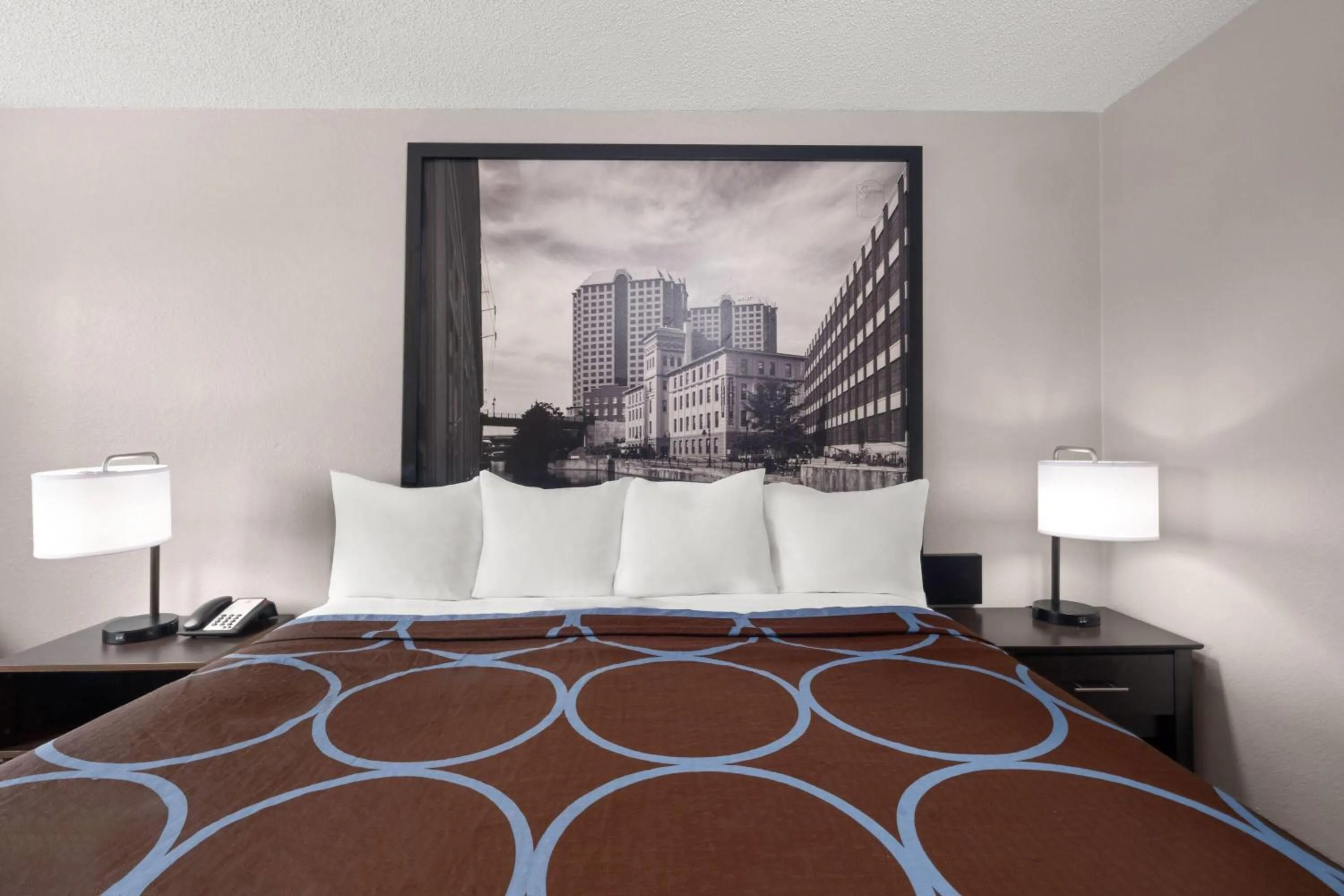 Photo of the whole room, Bed in Super 8 by Wyndham Farmville