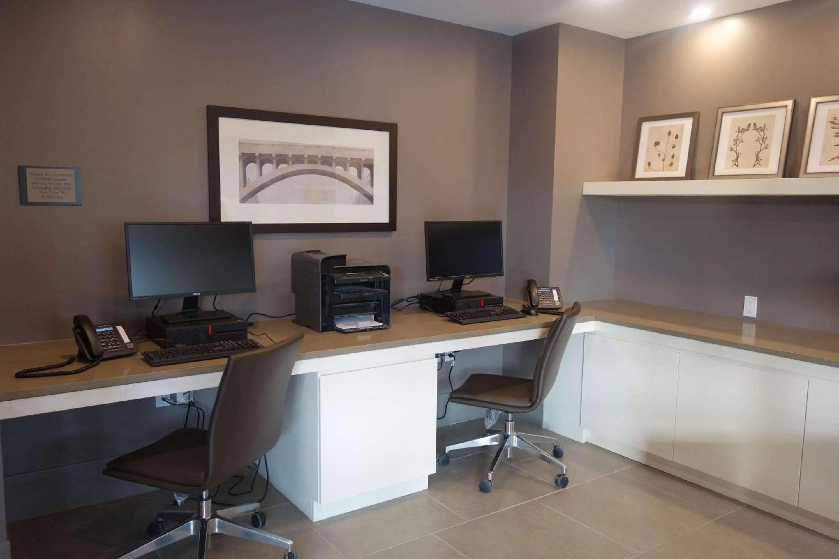 Business facilities in Country Inn & Suites by Radisson, Belleville, ON