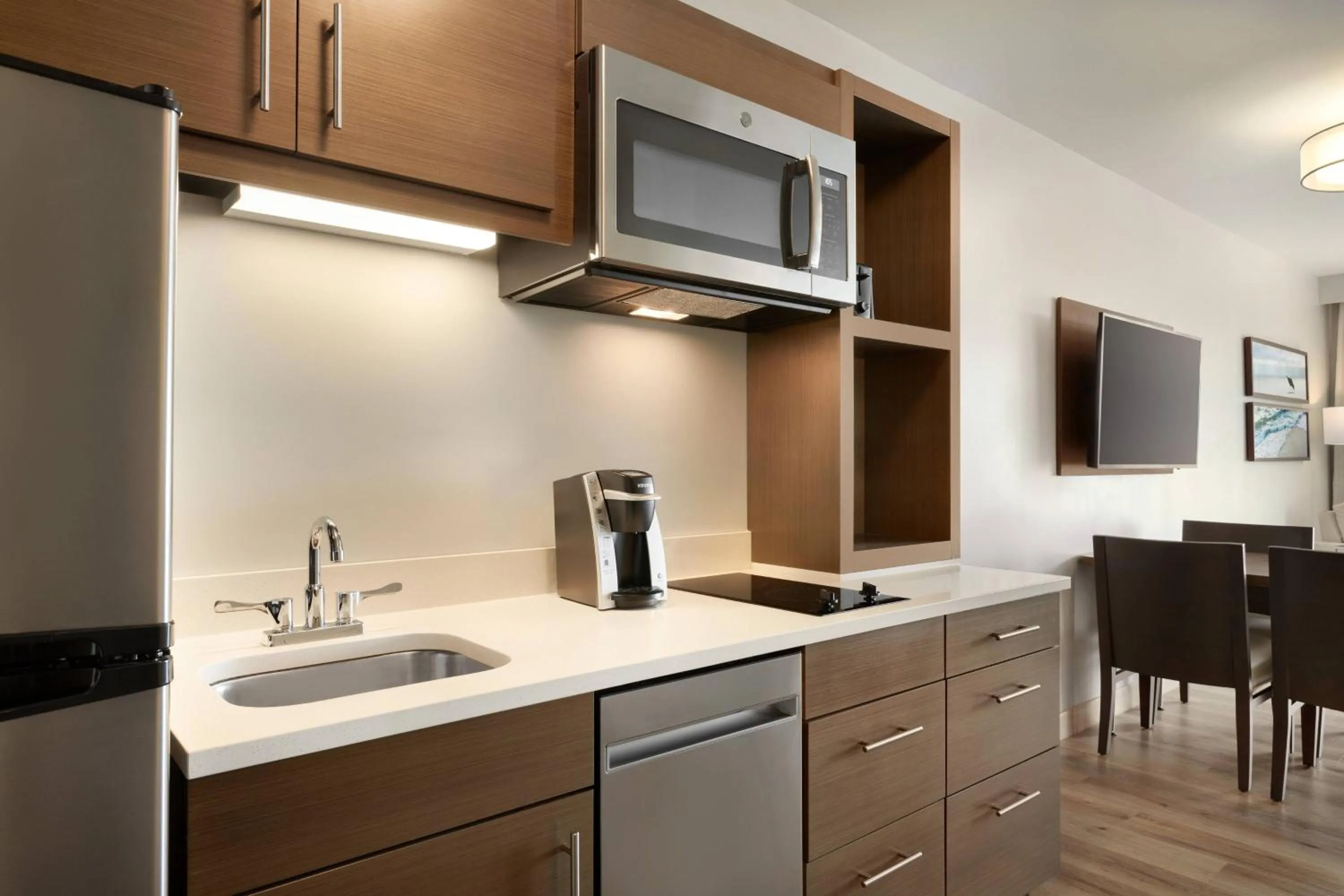 Kitchen or kitchenette in TownePlace Suites by Marriott Outer Banks Kill Devil Hills