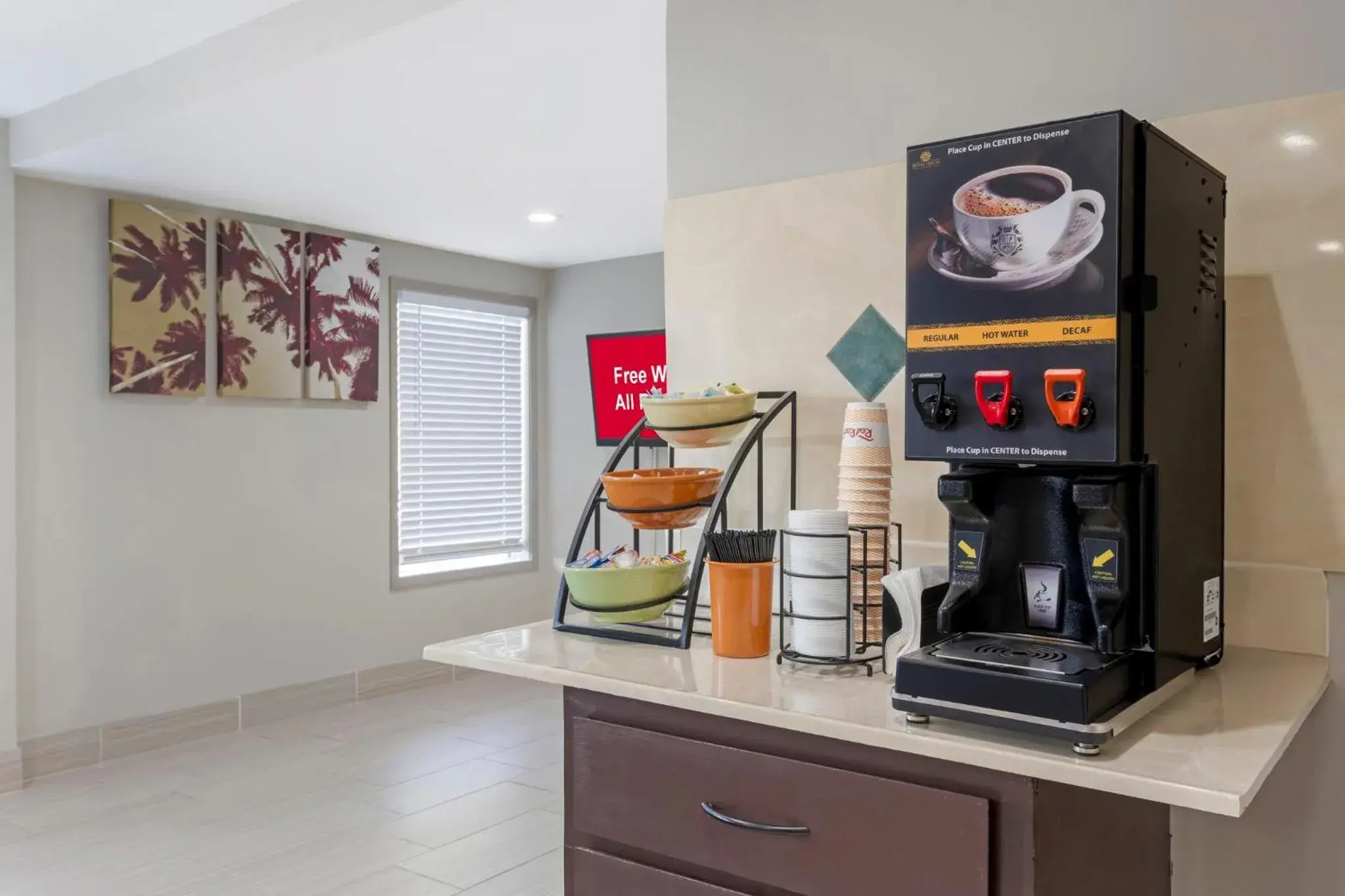 Deluxe King Room Smoking in Red Roof Inn Hope Deluxe King Room Smoking in Red Roof Inn Hope