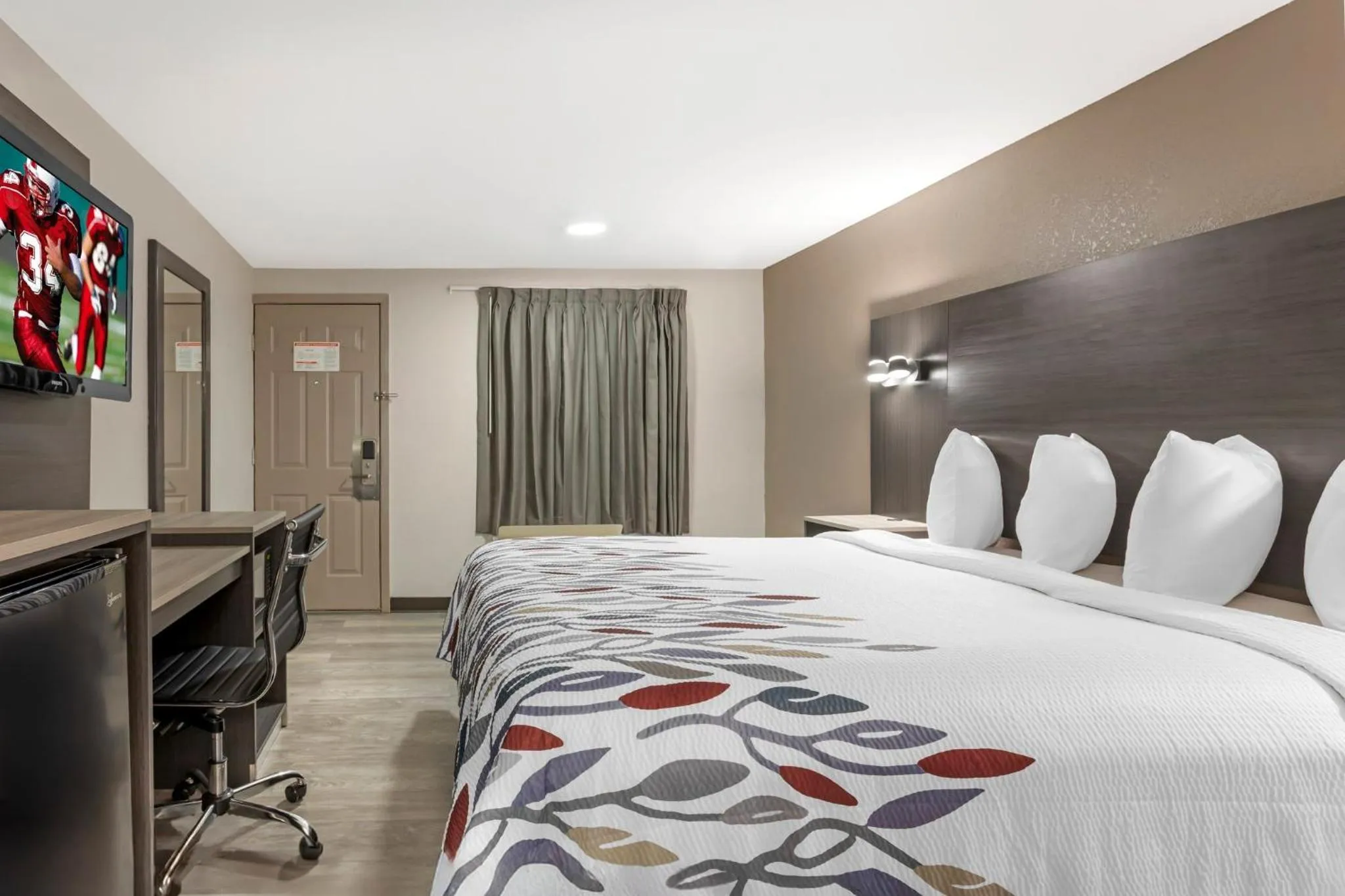 Bedroom, Bed in Red Roof Inn Hope