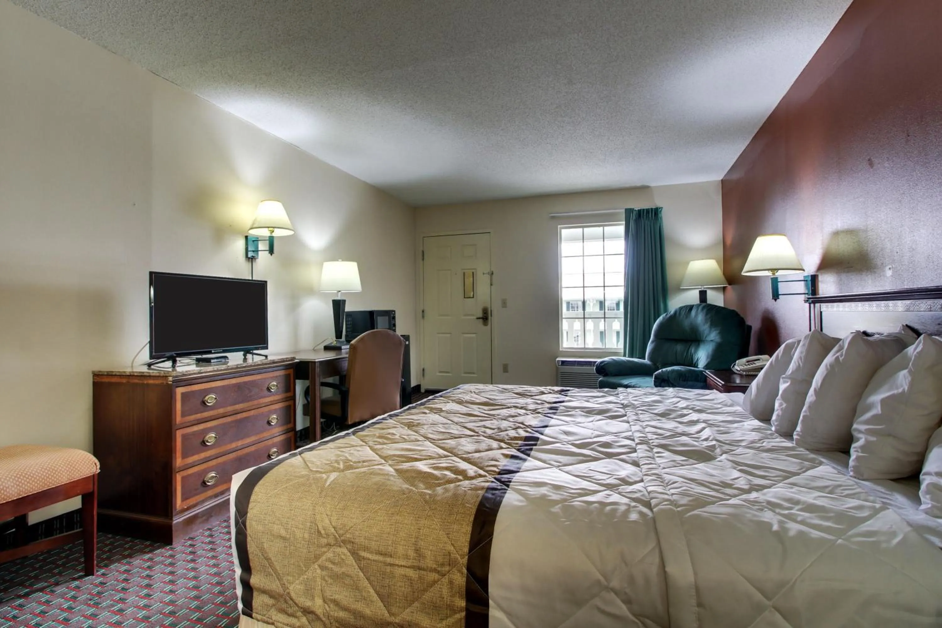 Bed in Key West Inn - LaFayette