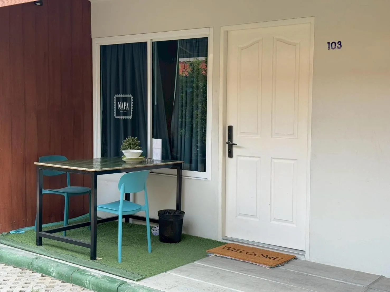 Balcony/Terrace in Napa Hostel Samrong Station