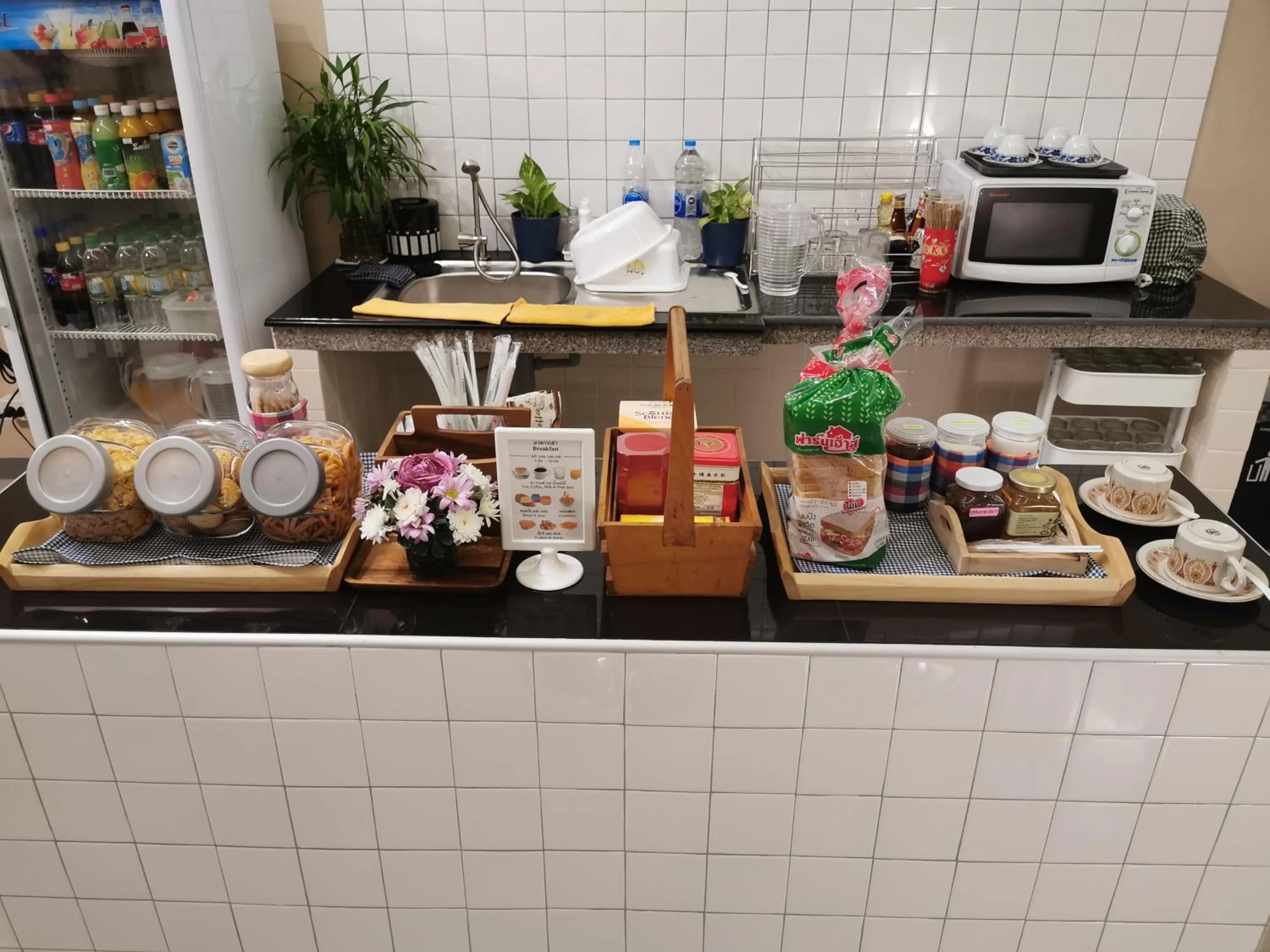 Continental breakfast in Napa Hostel Samrong Station