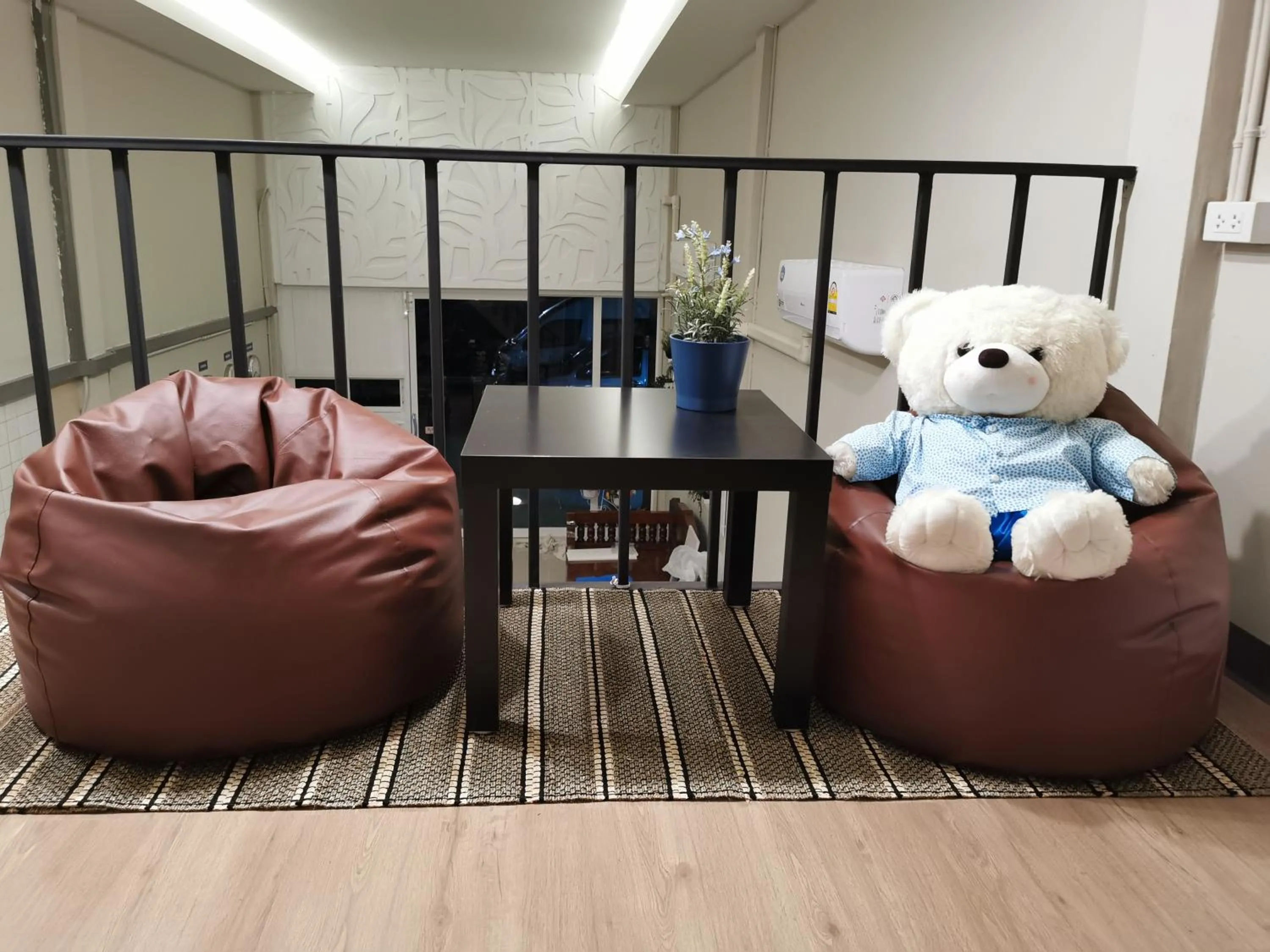 Living room in Napa Hostel Samrong Station