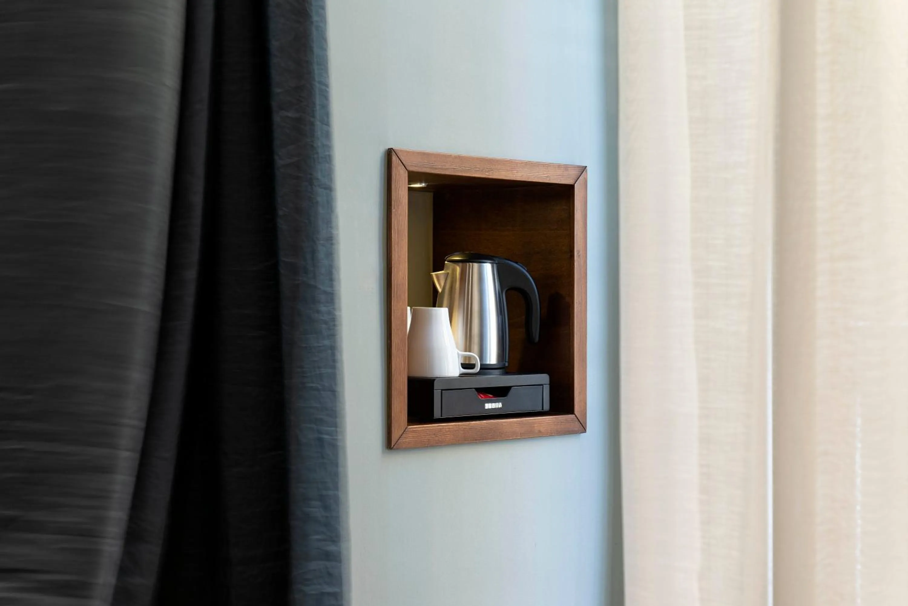 Coffee/tea facilities in Dante Maison De Luxe