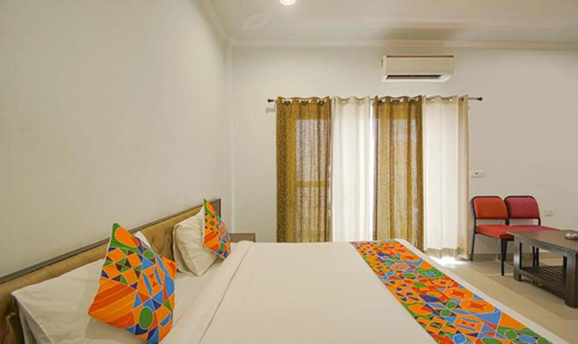 Bed in FabHotel Yamunotri Retreat, Tapovan