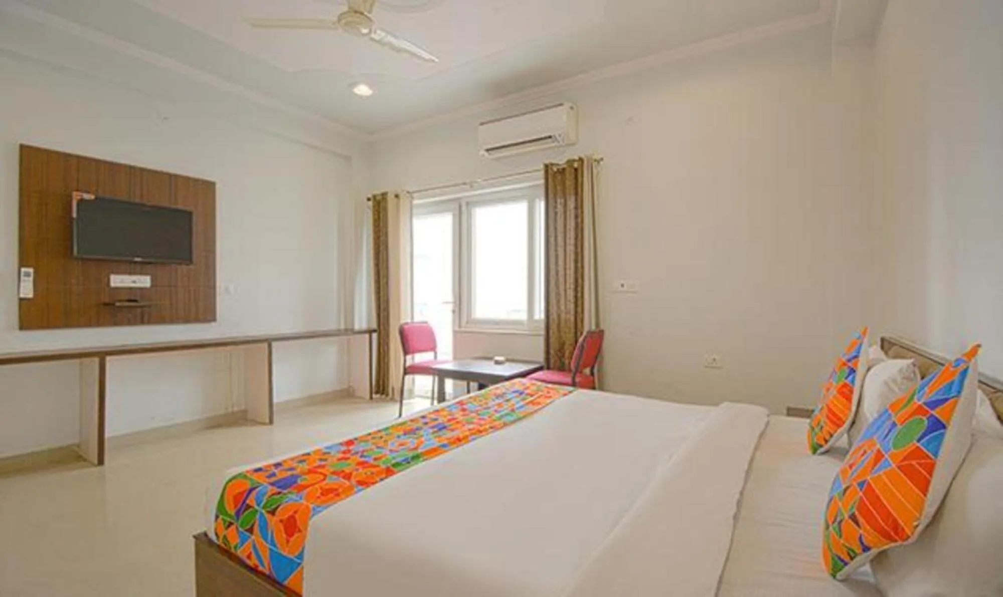 Bed in FabHotel Yamunotri Retreat, Tapovan