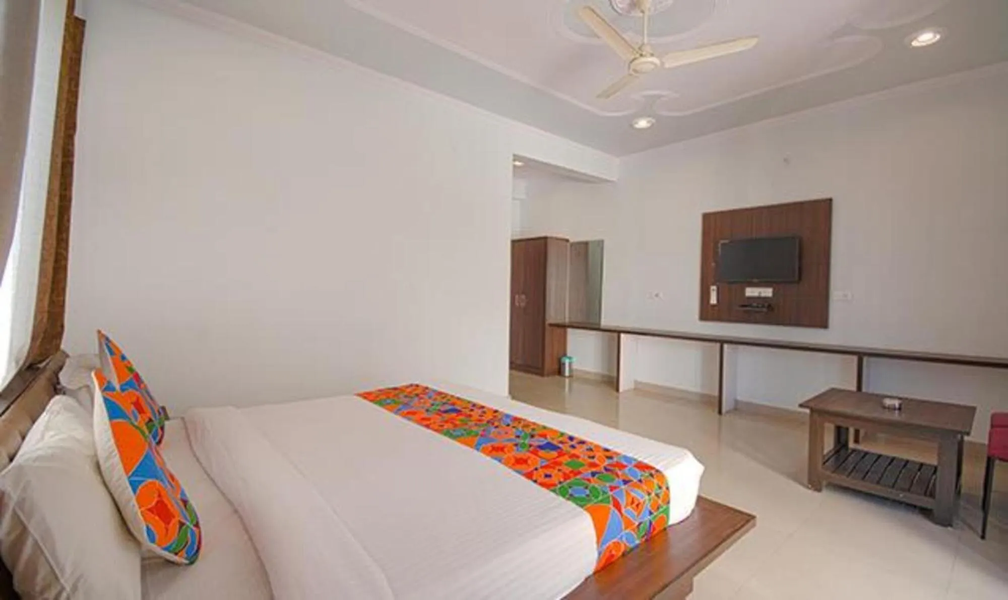 Bed in FabHotel Yamunotri Retreat, Tapovan