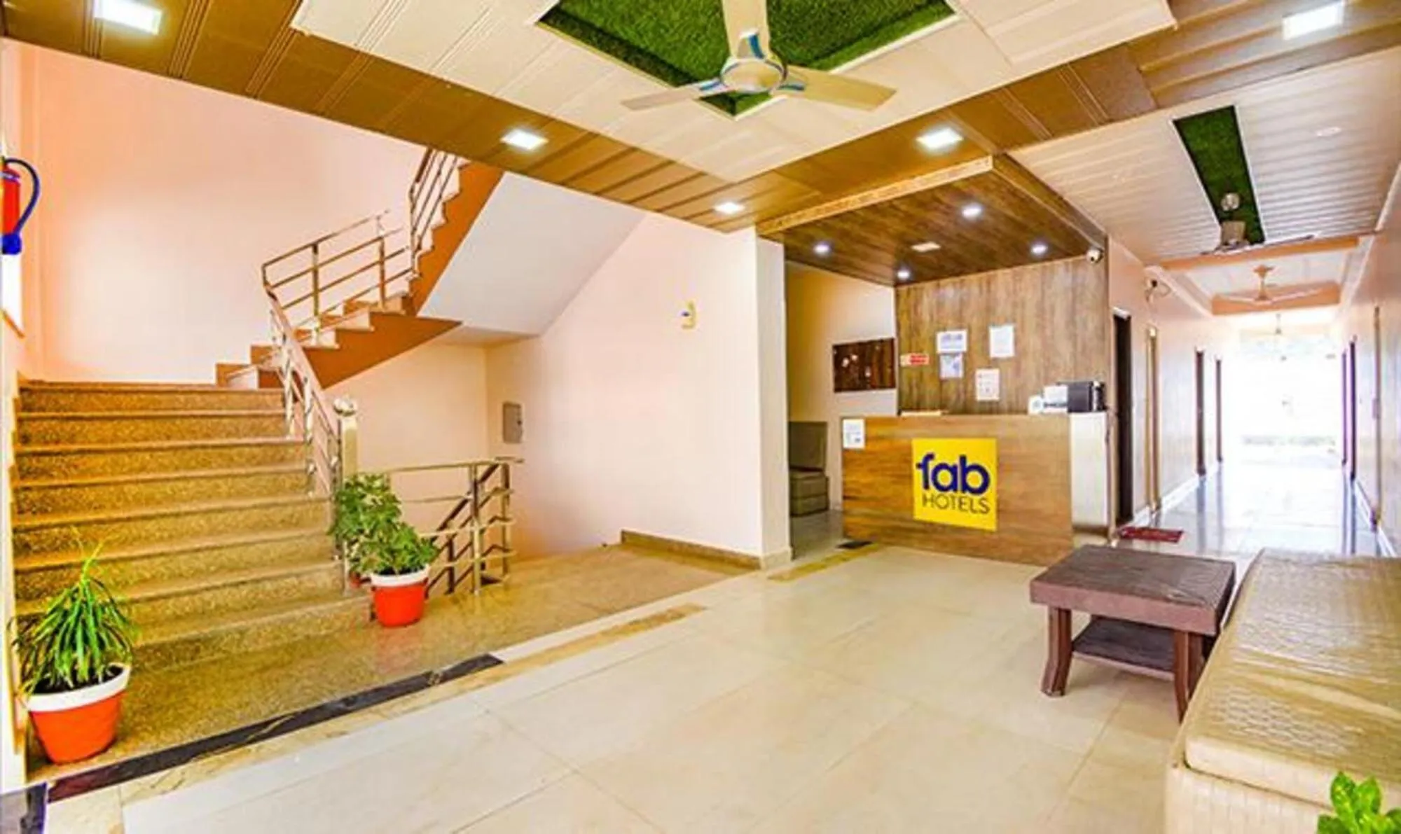 Lobby or reception in FabHotel Yamunotri Retreat, Tapovan