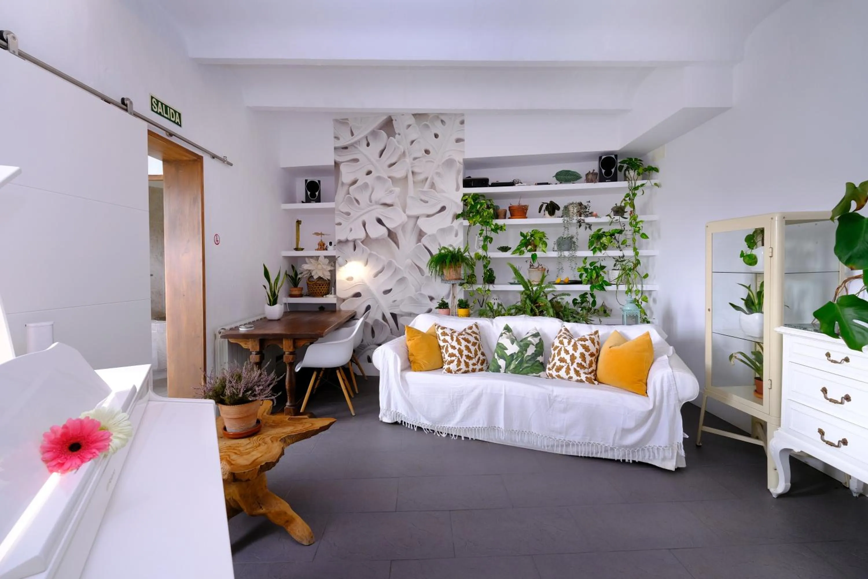 Bed in Casa Caimari Guest House, for mountain lovers!