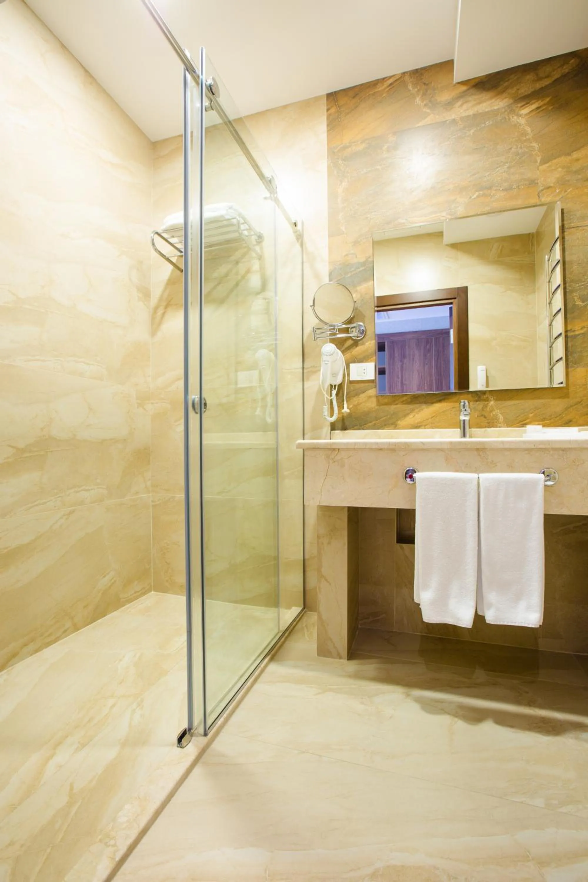 Shower in City Park Hotel