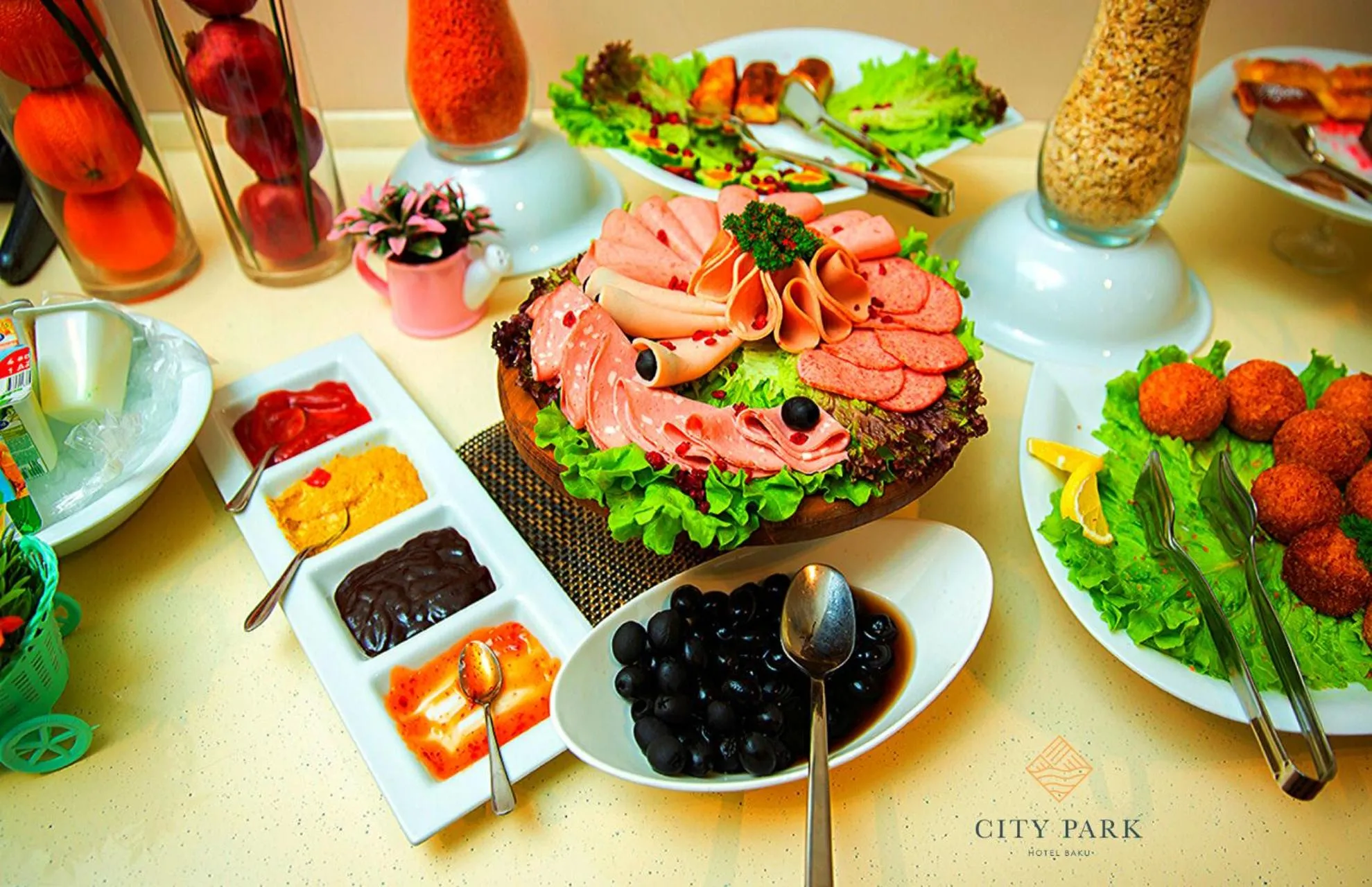 Restaurant/places to eat in City Park Hotel