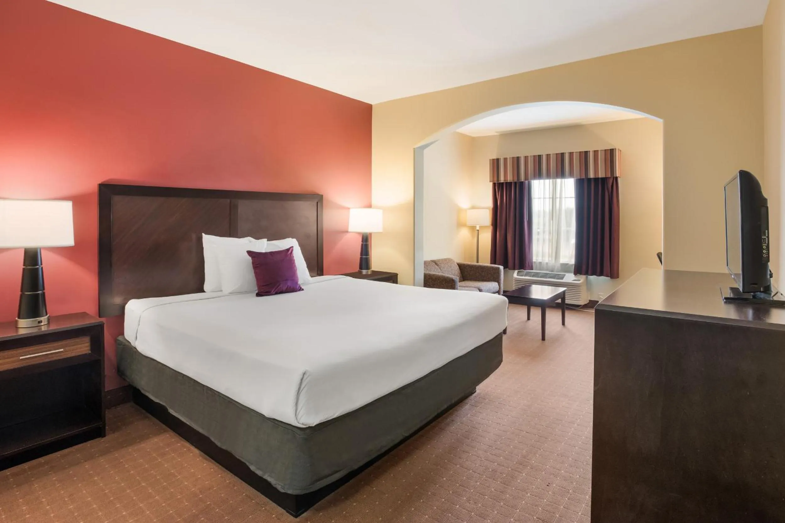 Photo of the whole room, Bed in Knights Inn Bunkie